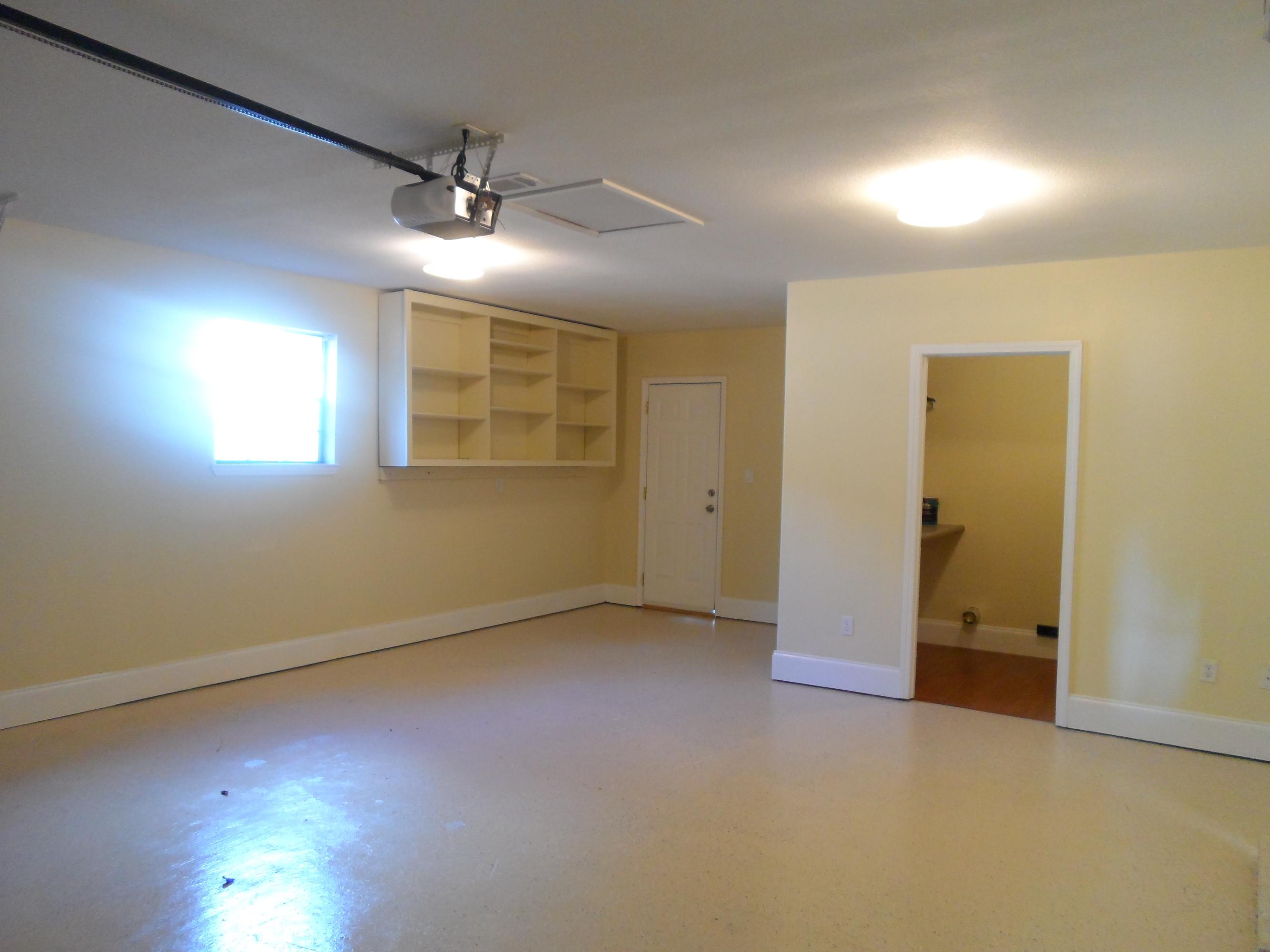 PINE MEADOWS 2ND ADDN LOT 22 BLK F - Residential