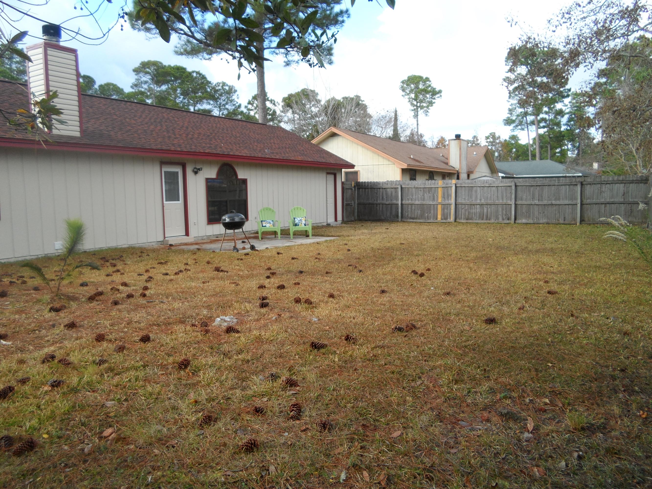 PINE MEADOWS 2ND ADDN LOT 22 BLK F - Residential