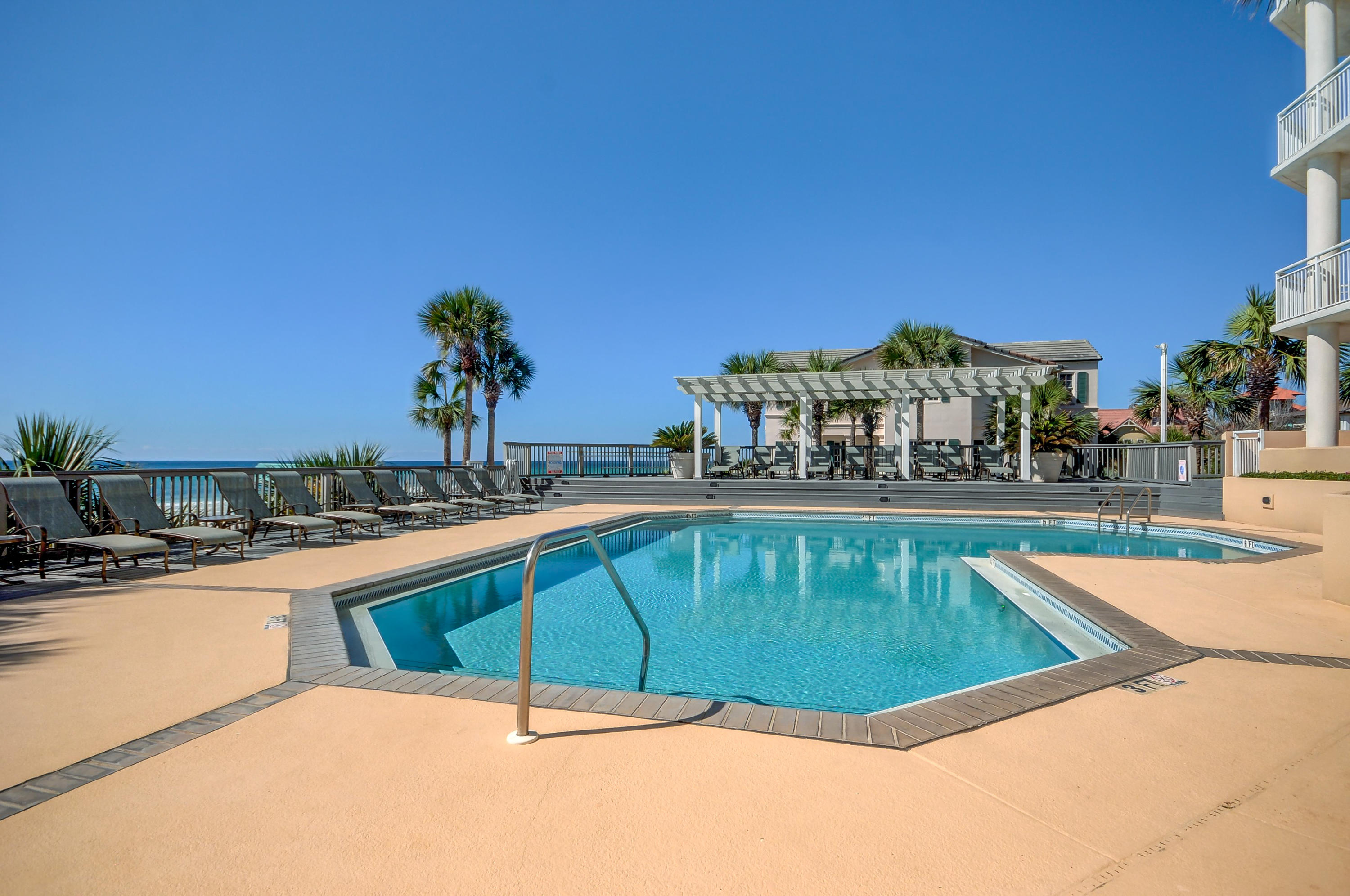 HIDDEN DUNES GRAND VILLAS - Residential