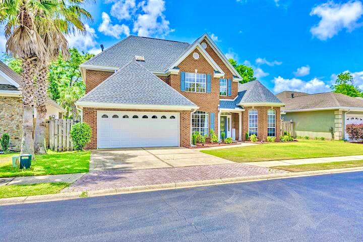 Welcome Home to Bridgeport Colony Home. 5 Bedrooms 3 baths, with a jetted tub in Master. Impressive curb appeal with all brick exterior. Traditional qualities and contemporary design combine to make this a house you will truly love! It is charmingly packed with desirable features... Soaring vaulted ceilings in living room area with a natural gas fireplace. Trey ceiling in Master Bedroom. Ceiling Fans in every room. Screened in Porch in the back. 2 car garage. Community Pool. Gated Community with a  friendly environment, for military, family, friends, pets.