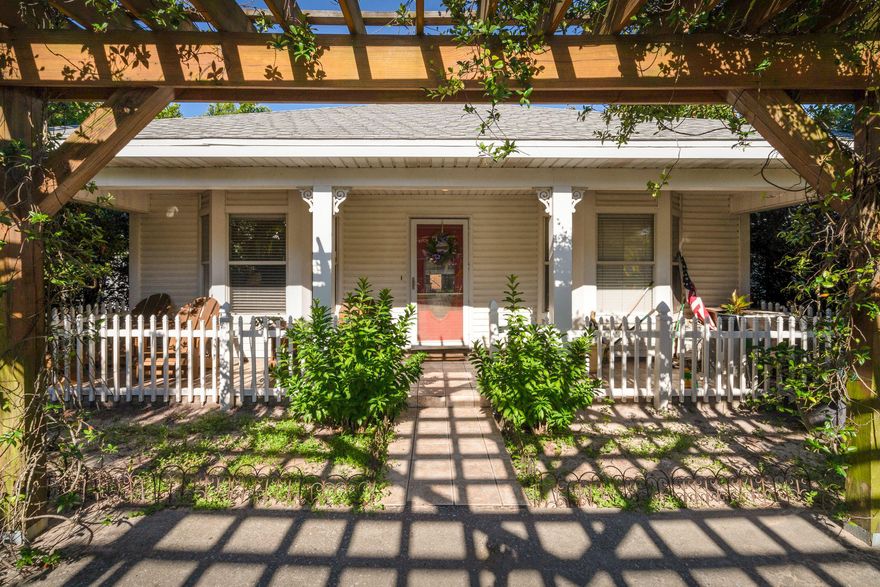 Charming Florida cottage is located in the elegant Frangista Beach area with deeded beach access. Open floor plan with tile in the main walkways, breakfast bar, beautiful front yard, screened in back porch and fenced in back yard. Perfect for personal use or vacation rental. Home is located only minutes away from local dinning, shopping, hospital and gorgeous beaches of Miramar Beach.