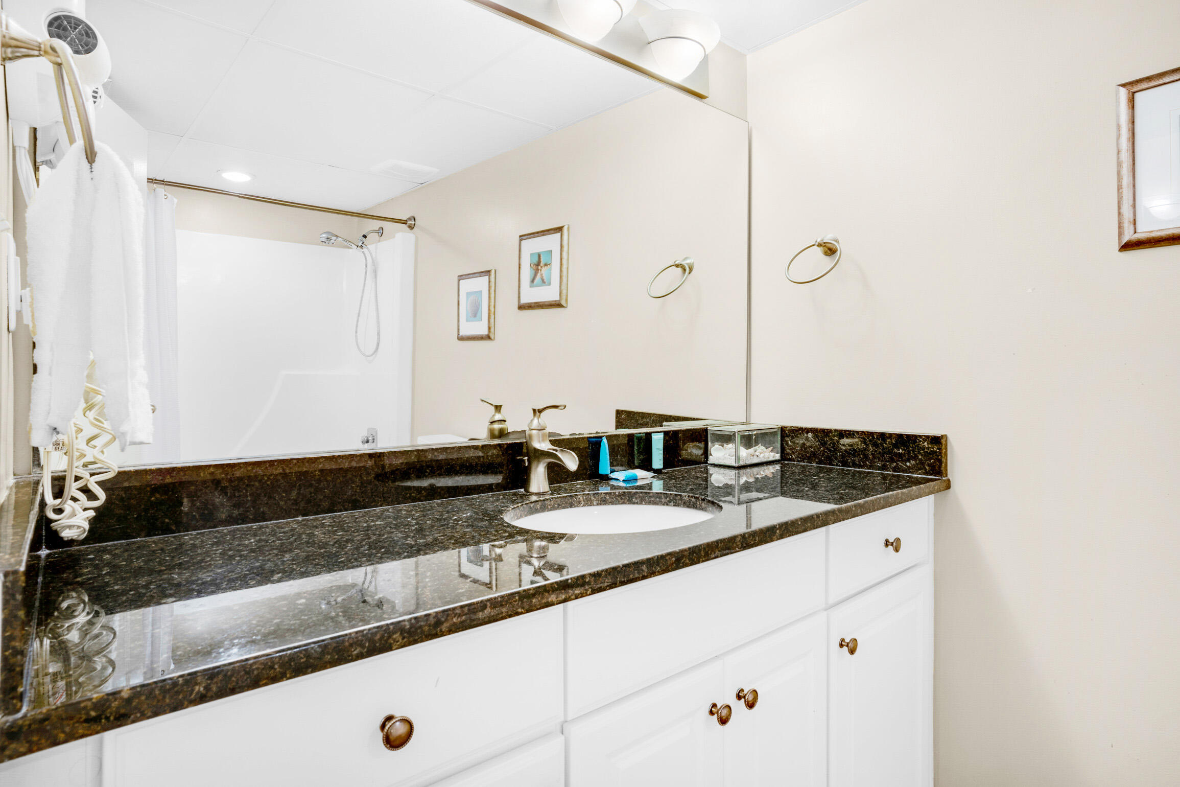 AQUAVISTA CONDO - Residential