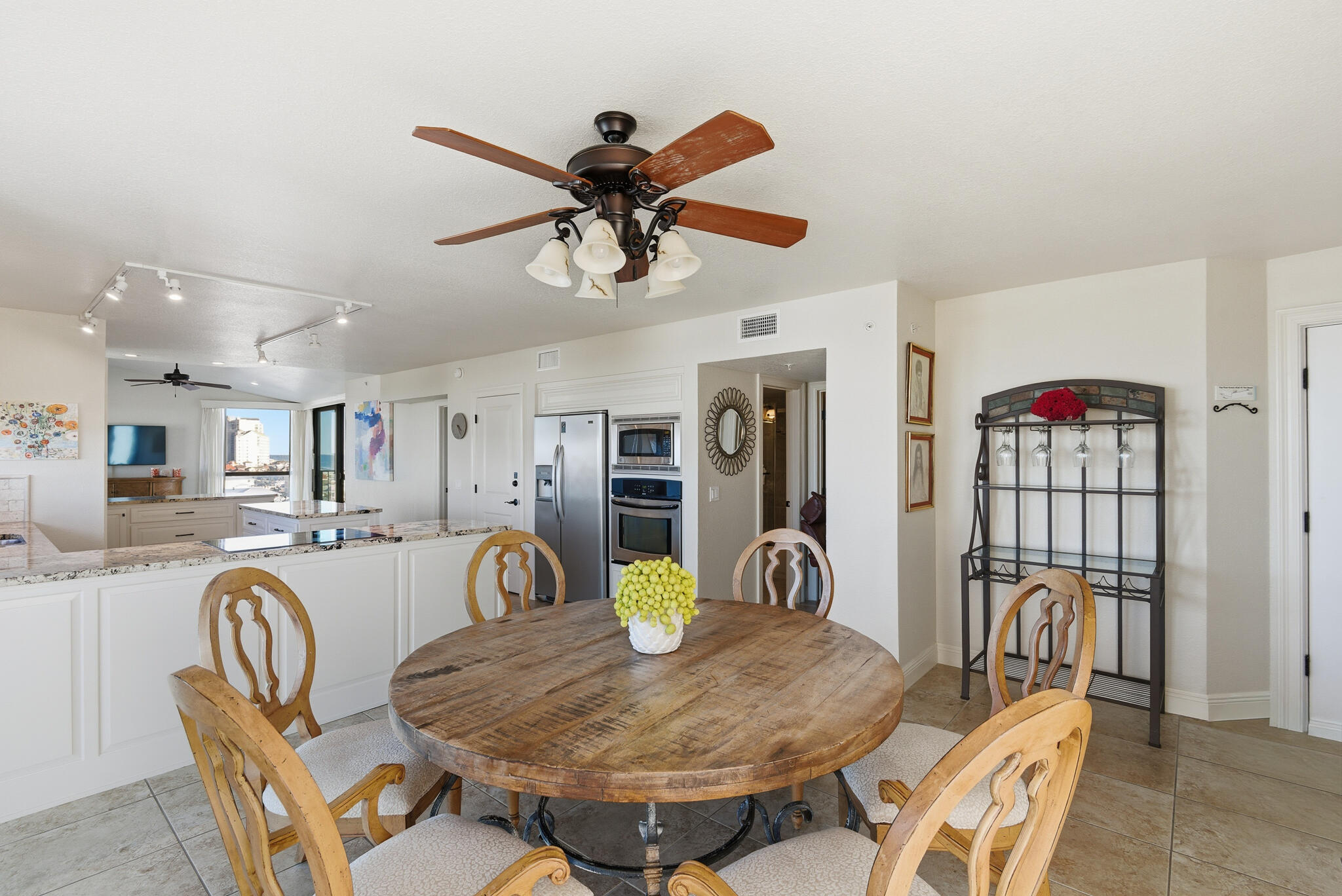 MAINSAIL CONDO PH 3 - Residential