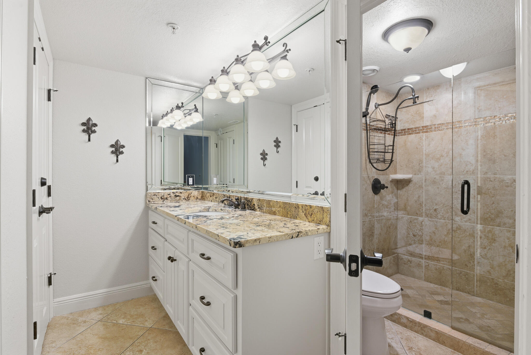 MAINSAIL CONDO PH 3 - Residential