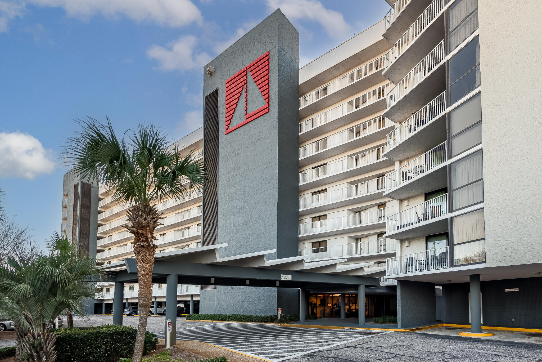 MAINSAIL CONDO PH 3 - Residential