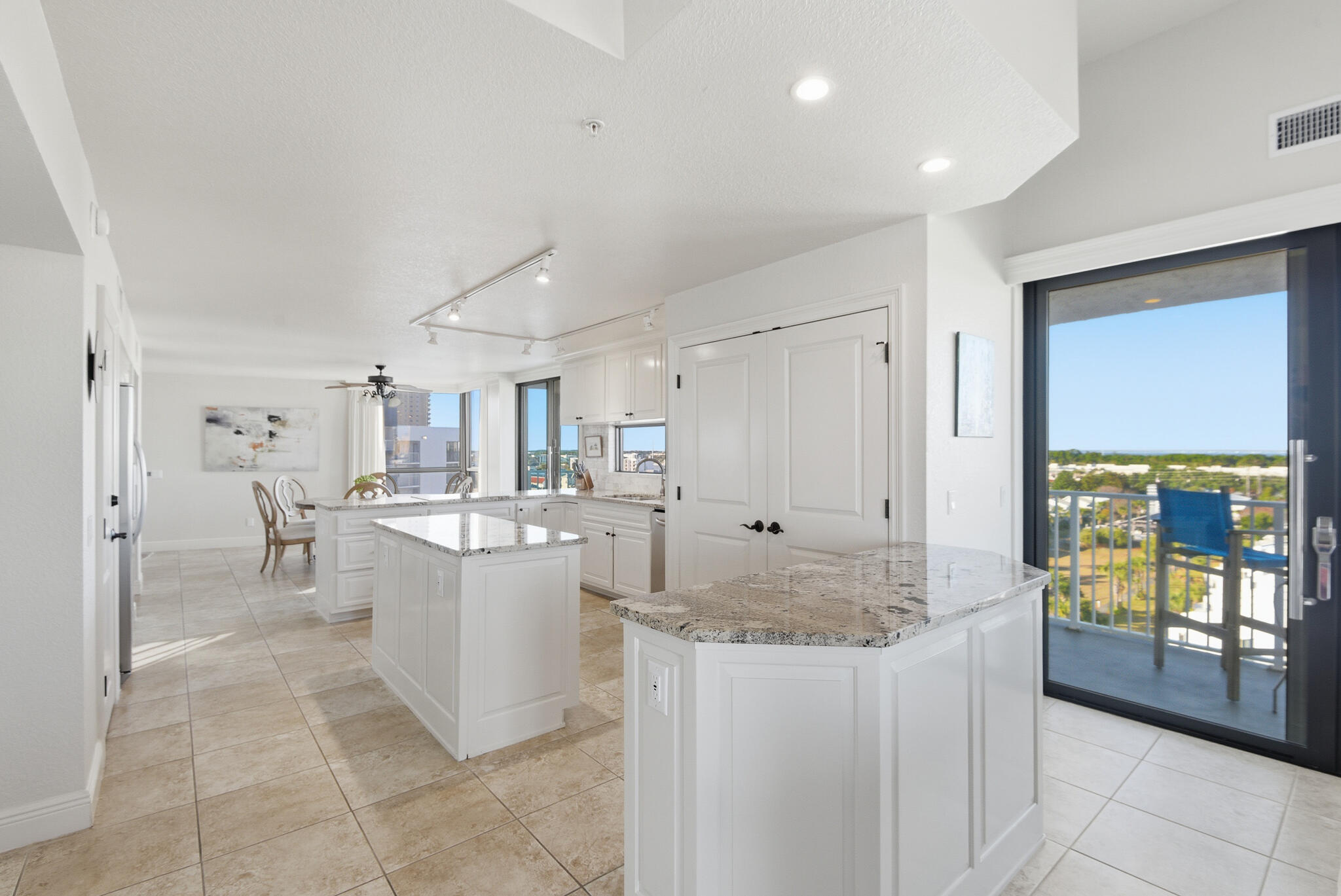 MAINSAIL CONDO PH 3 - Residential