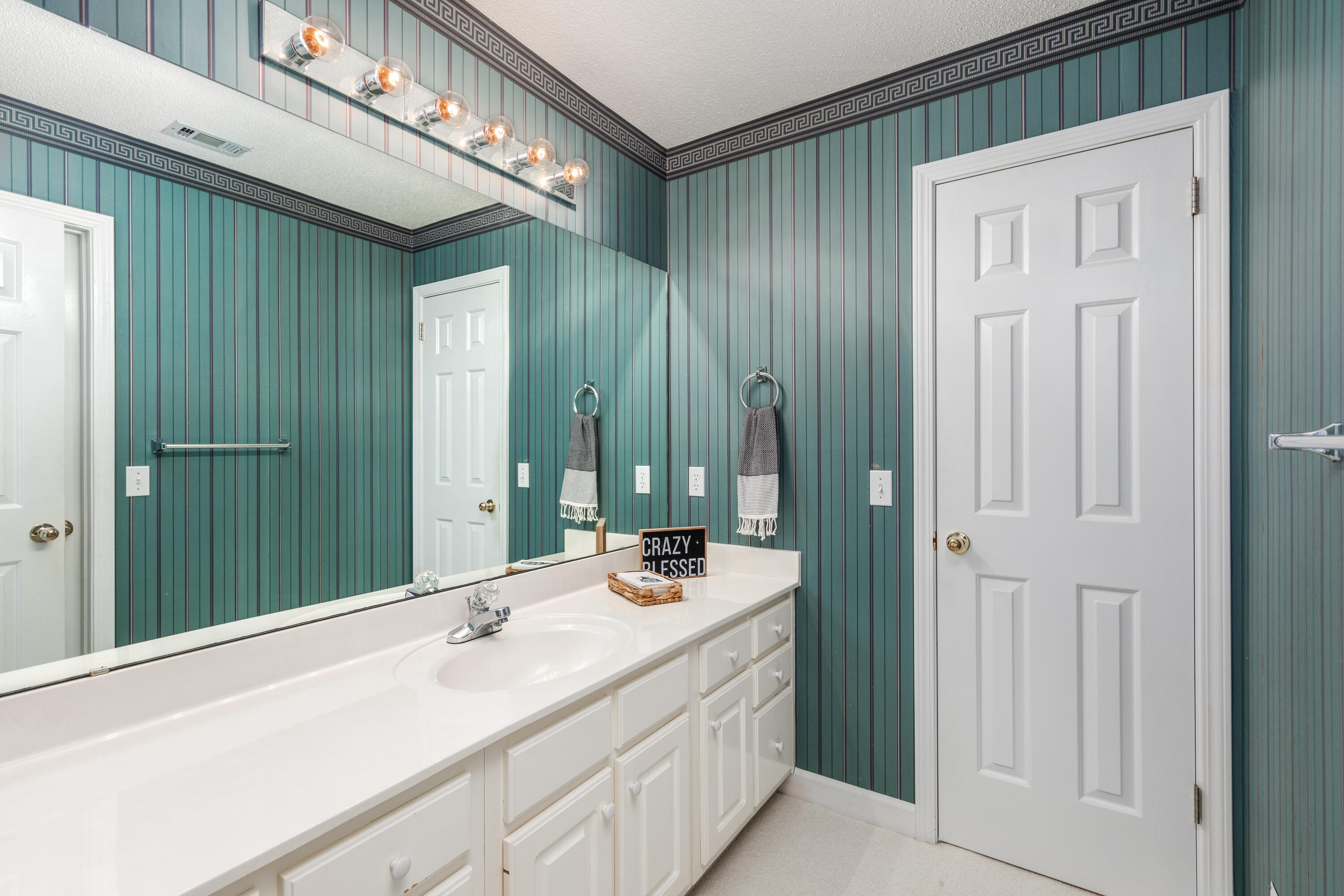 LAKE WAY VILLAS 3 - Residential