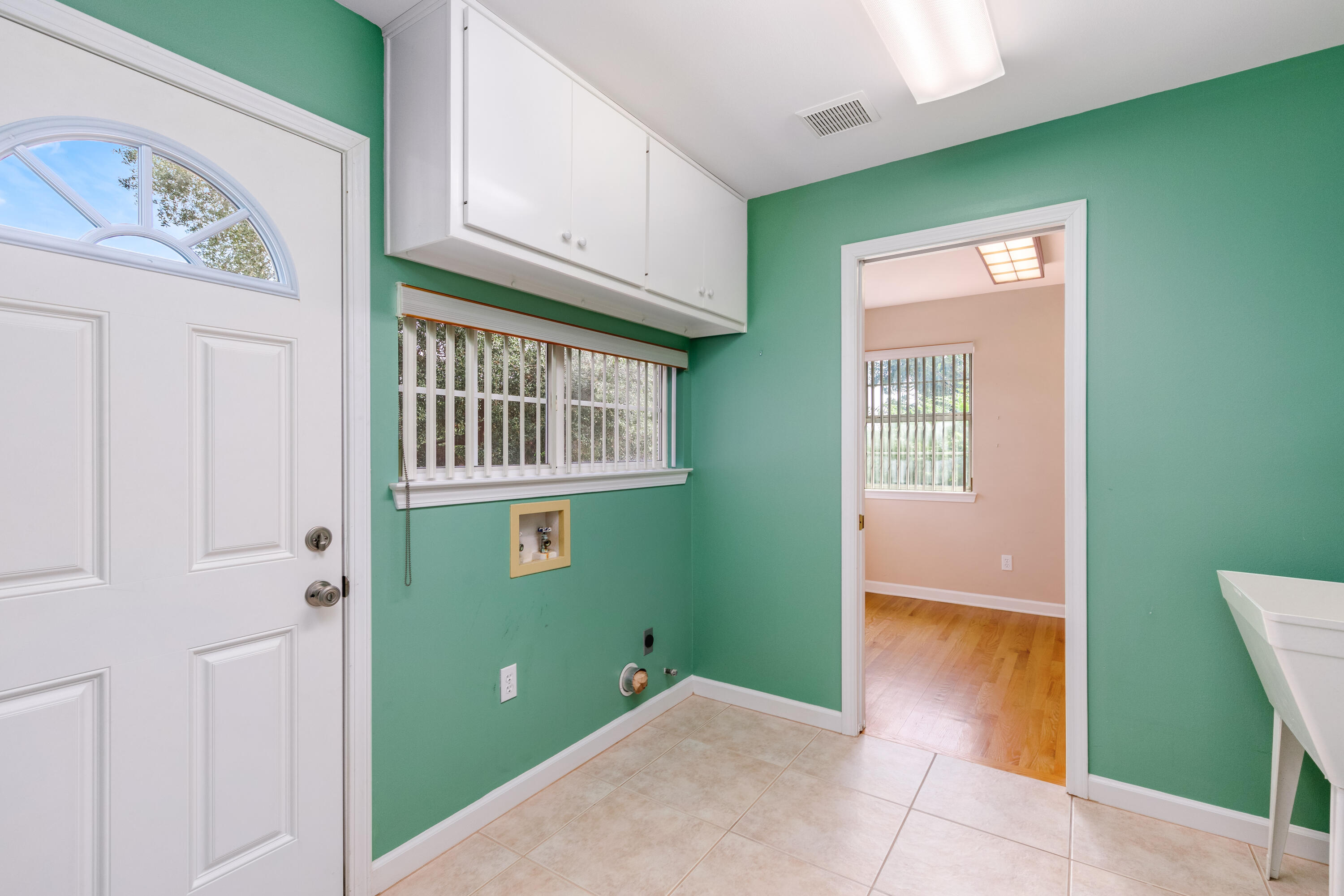 LAKE WAY VILLAS 3 - Residential