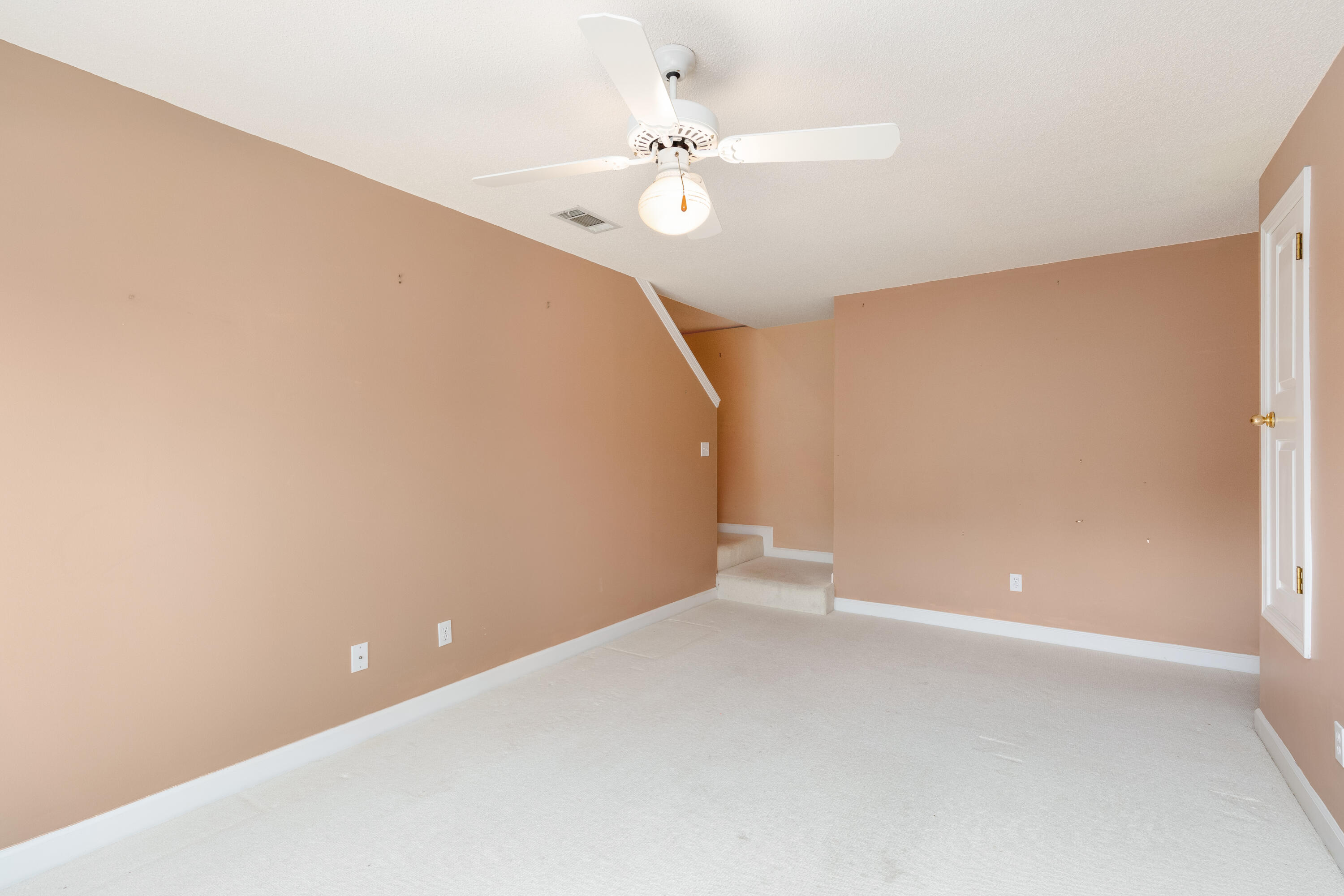 LAKE WAY VILLAS 3 - Residential