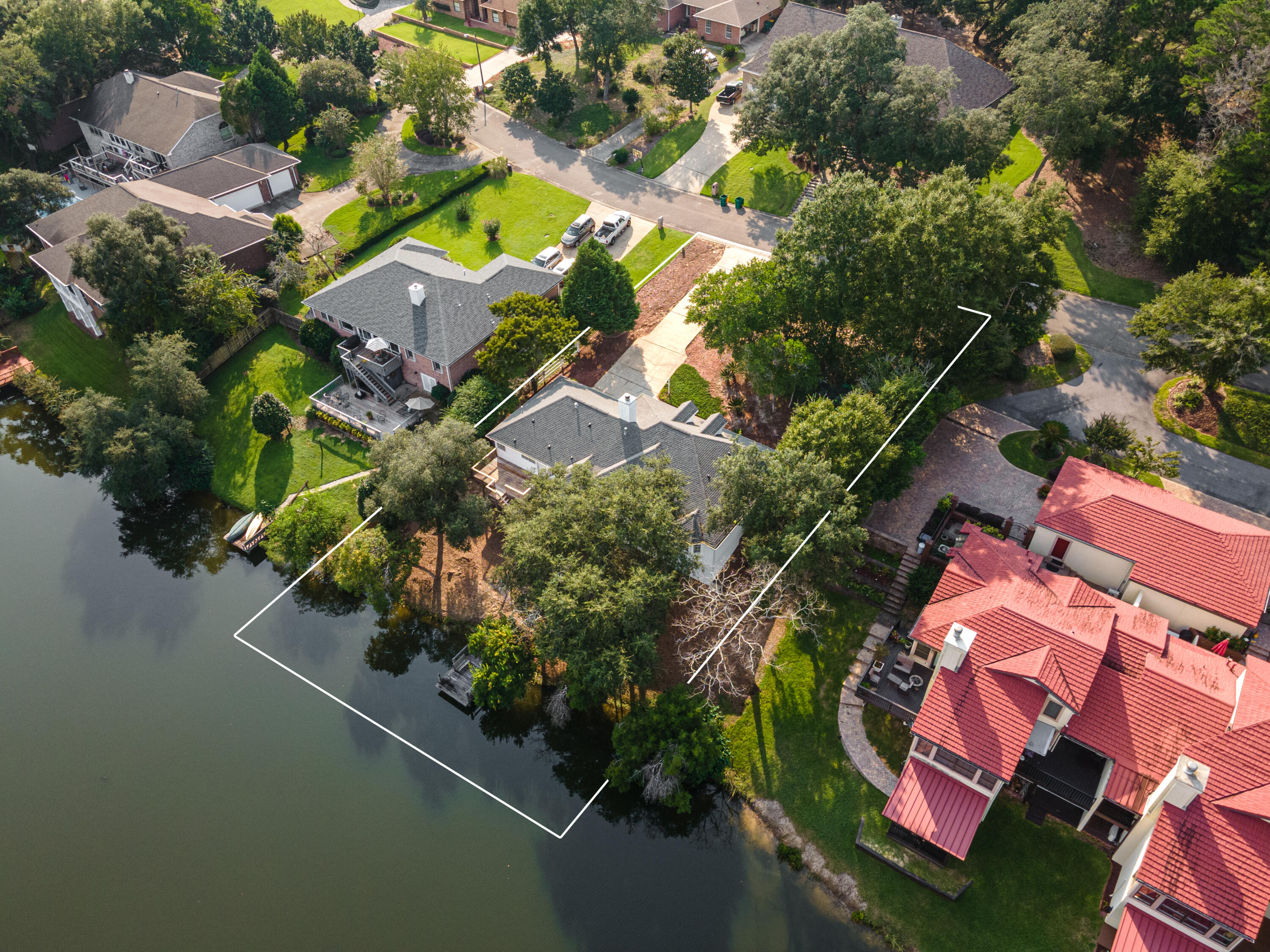 LAKE WAY VILLAS 3 - Residential