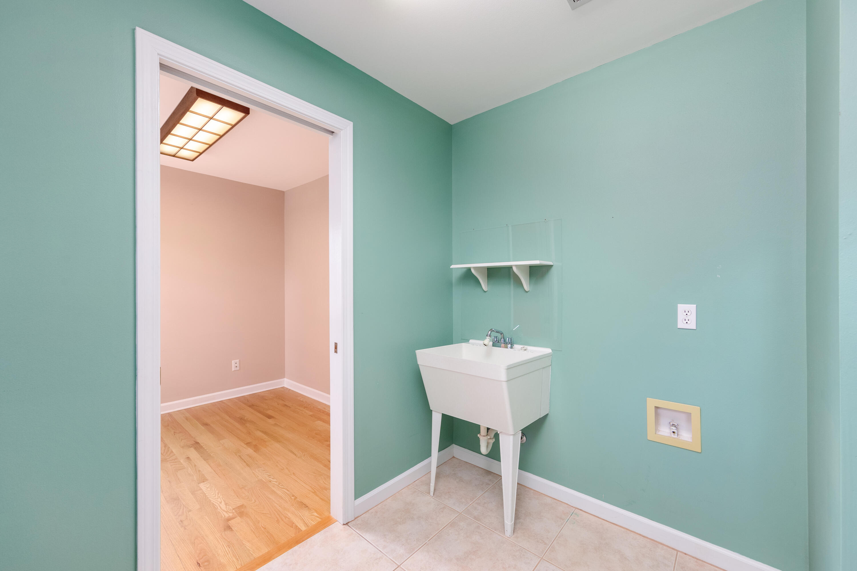 LAKE WAY VILLAS 3 - Residential