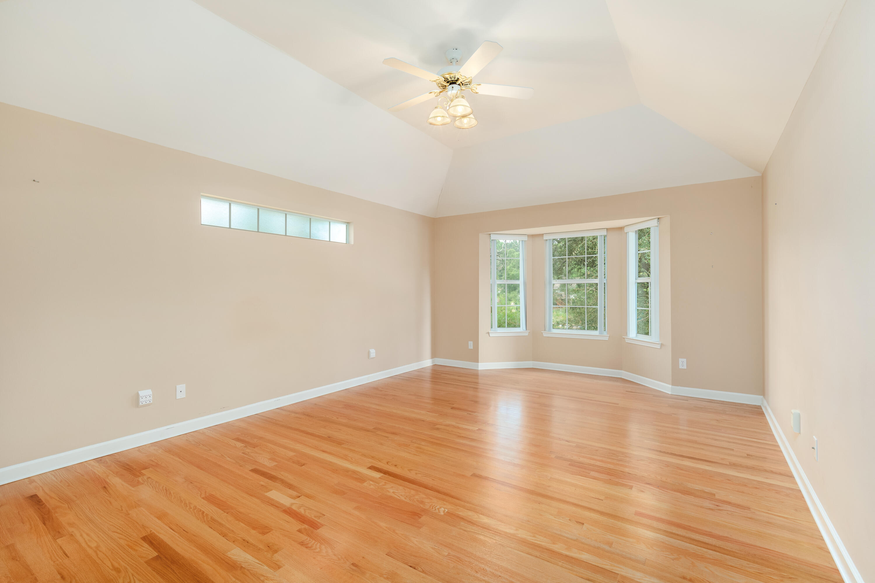 LAKE WAY VILLAS 3 - Residential