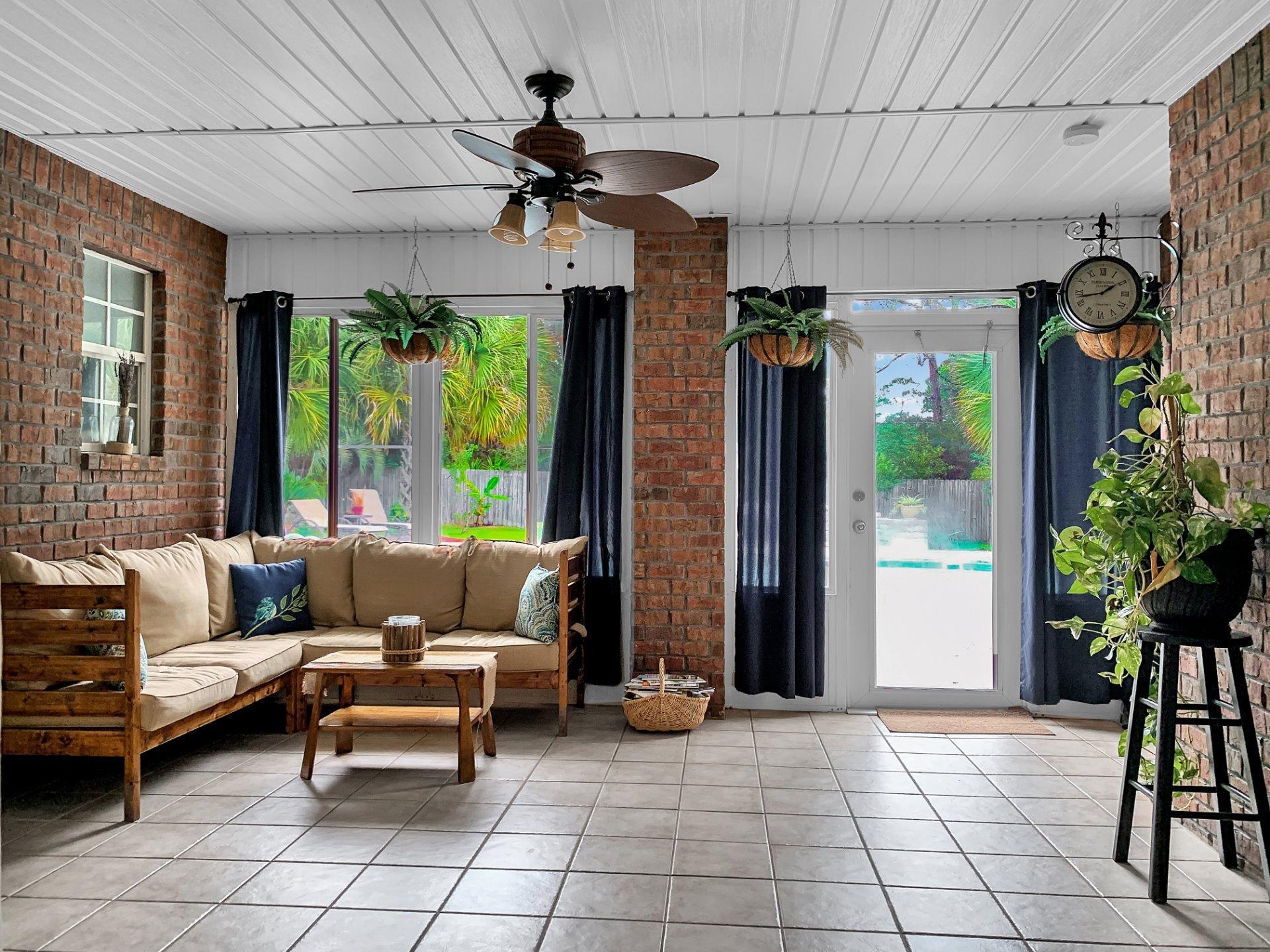 HOLLEY BY THE SEA - Residential