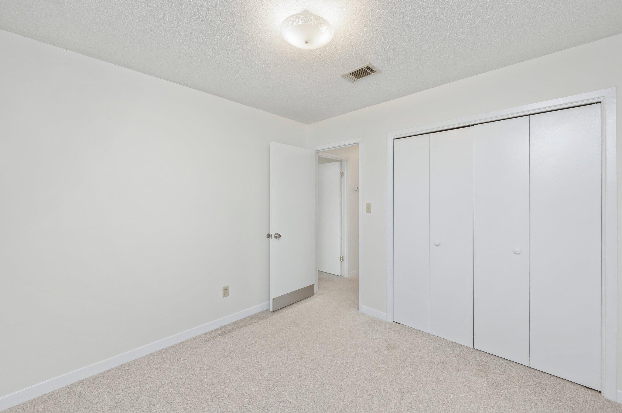 PALMETTO ESTATES UNREC - Residential Lease