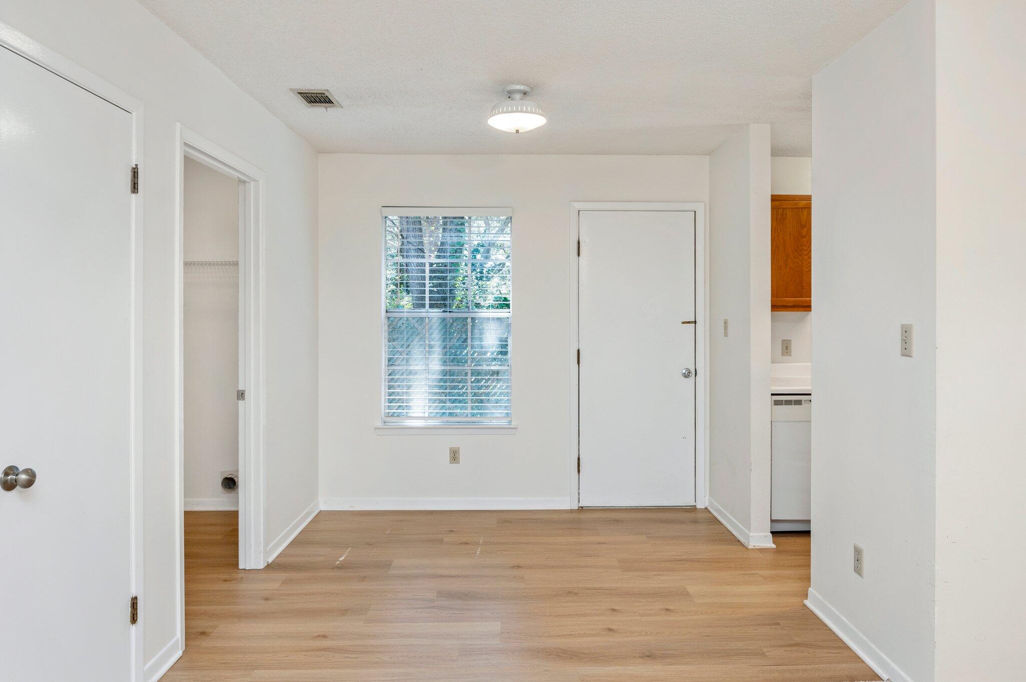 PALMETTO ESTATES UNREC - Residential Lease