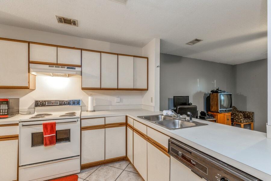 FALCON RIDGE - Residential