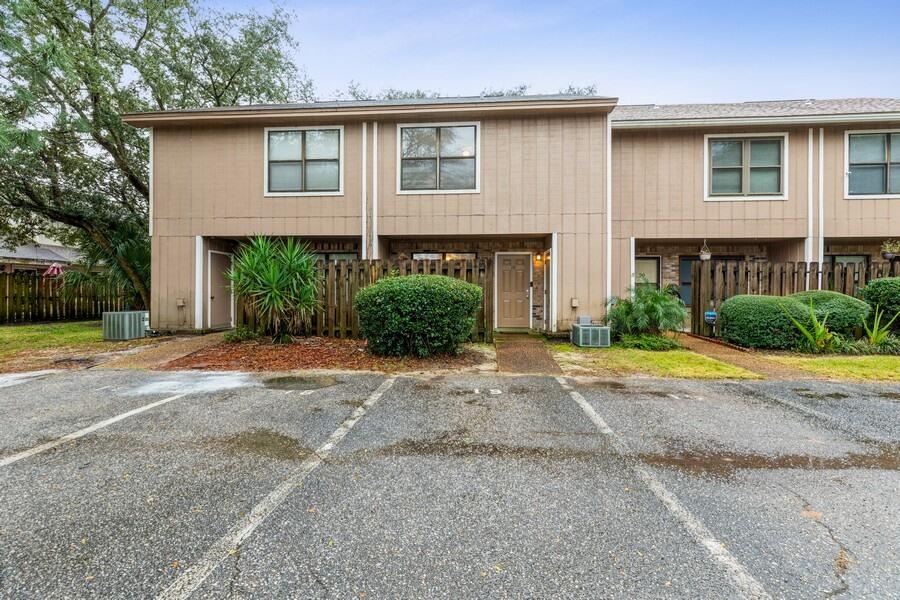 FALCON RIDGE - Residential