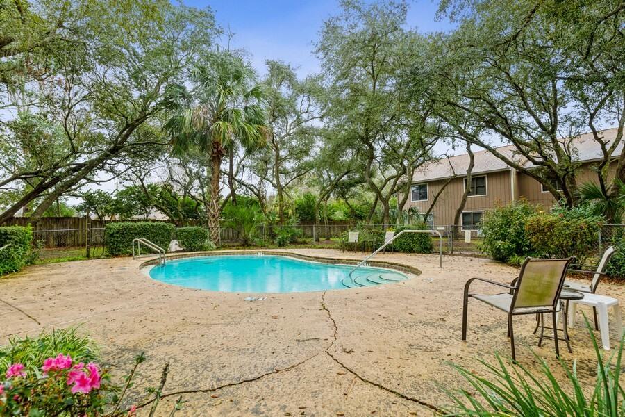 FALCON RIDGE - Residential