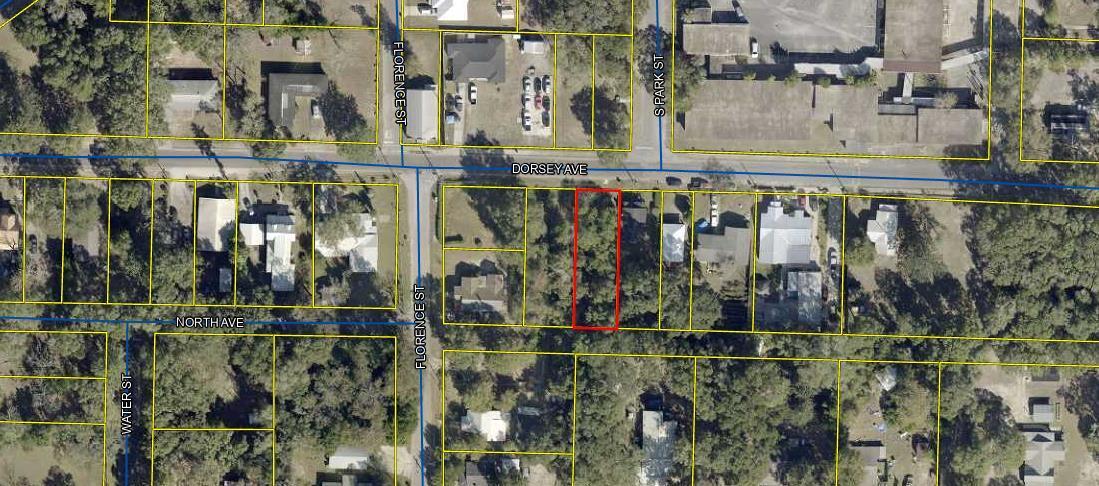 Lot located inside the city limits, Close to downtown, has small town charm and potential for an investor or home lot.