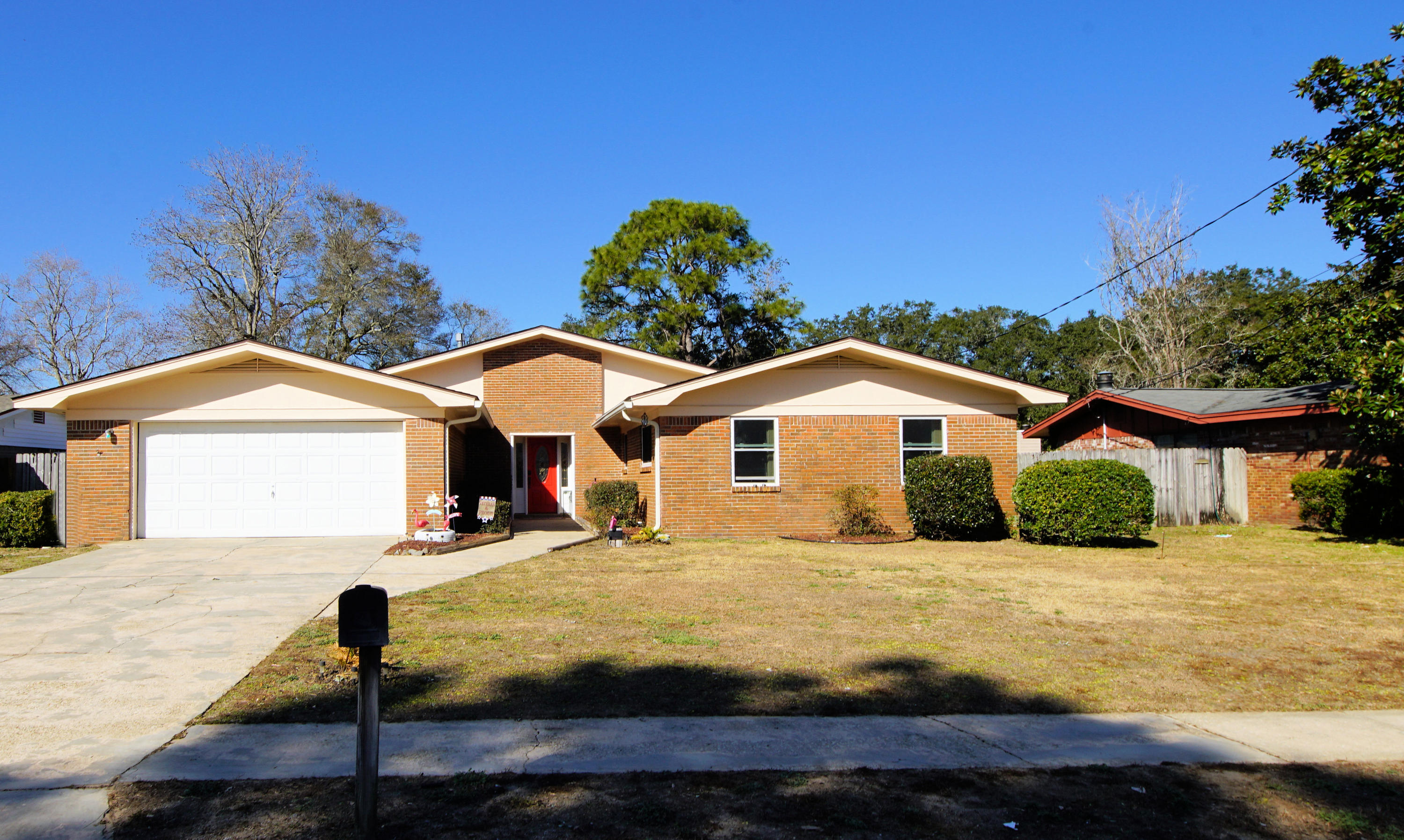 COLONIAL HEIGHTS - Residential