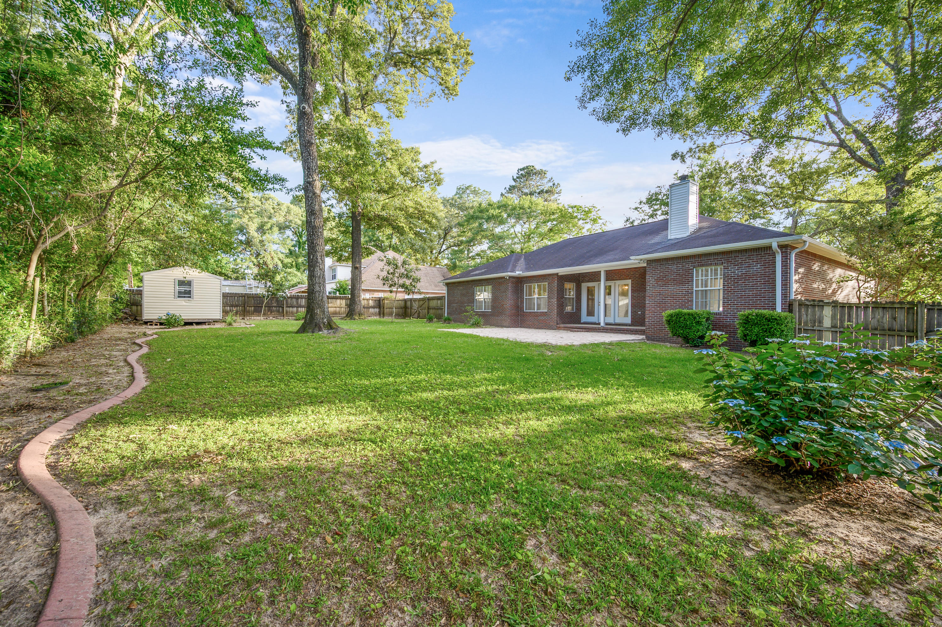 DOGWOOD ESTATES - Residential