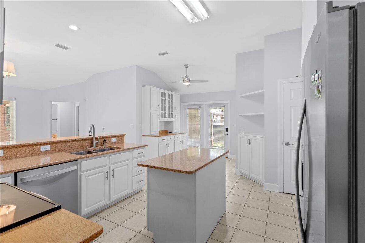 BISCAYNE POINTE - Residential