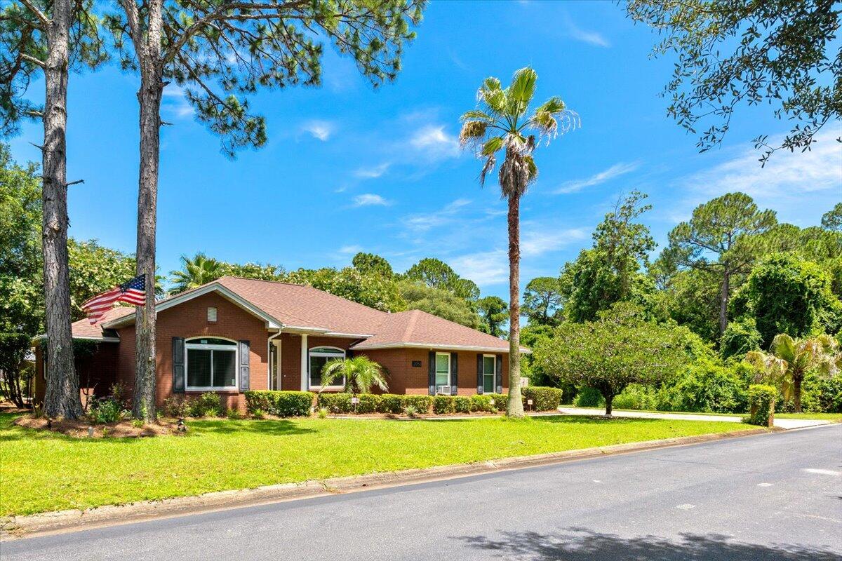 BISCAYNE POINTE - Residential