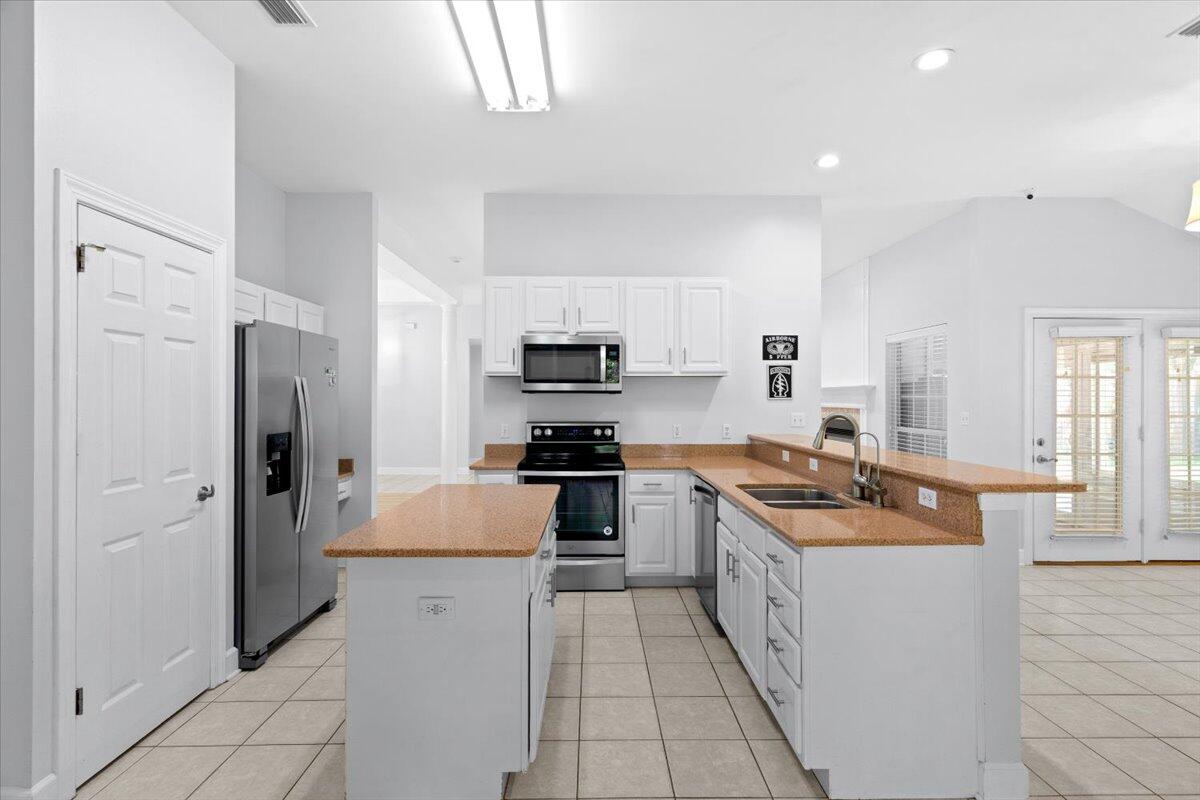 BISCAYNE POINTE - Residential