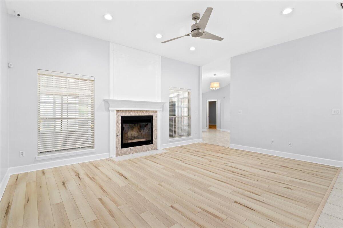 BISCAYNE POINTE - Residential