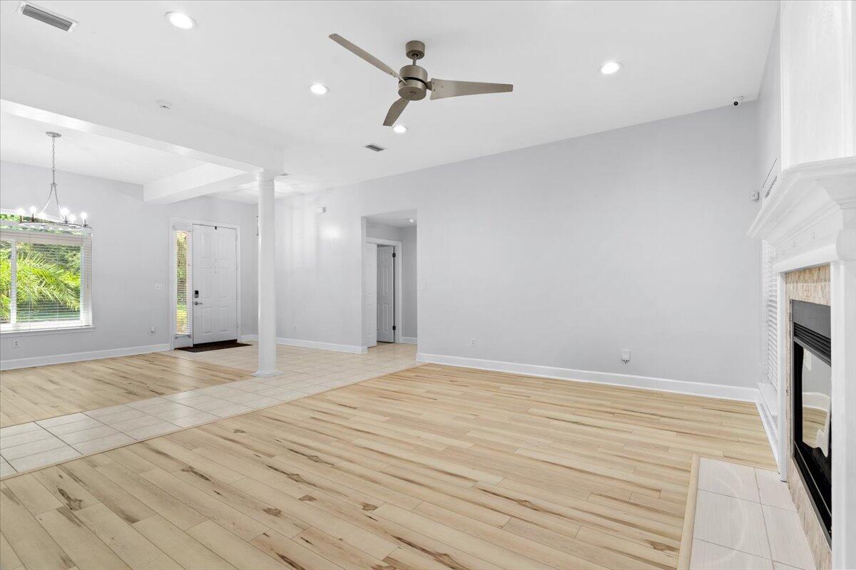 BISCAYNE POINTE - Residential