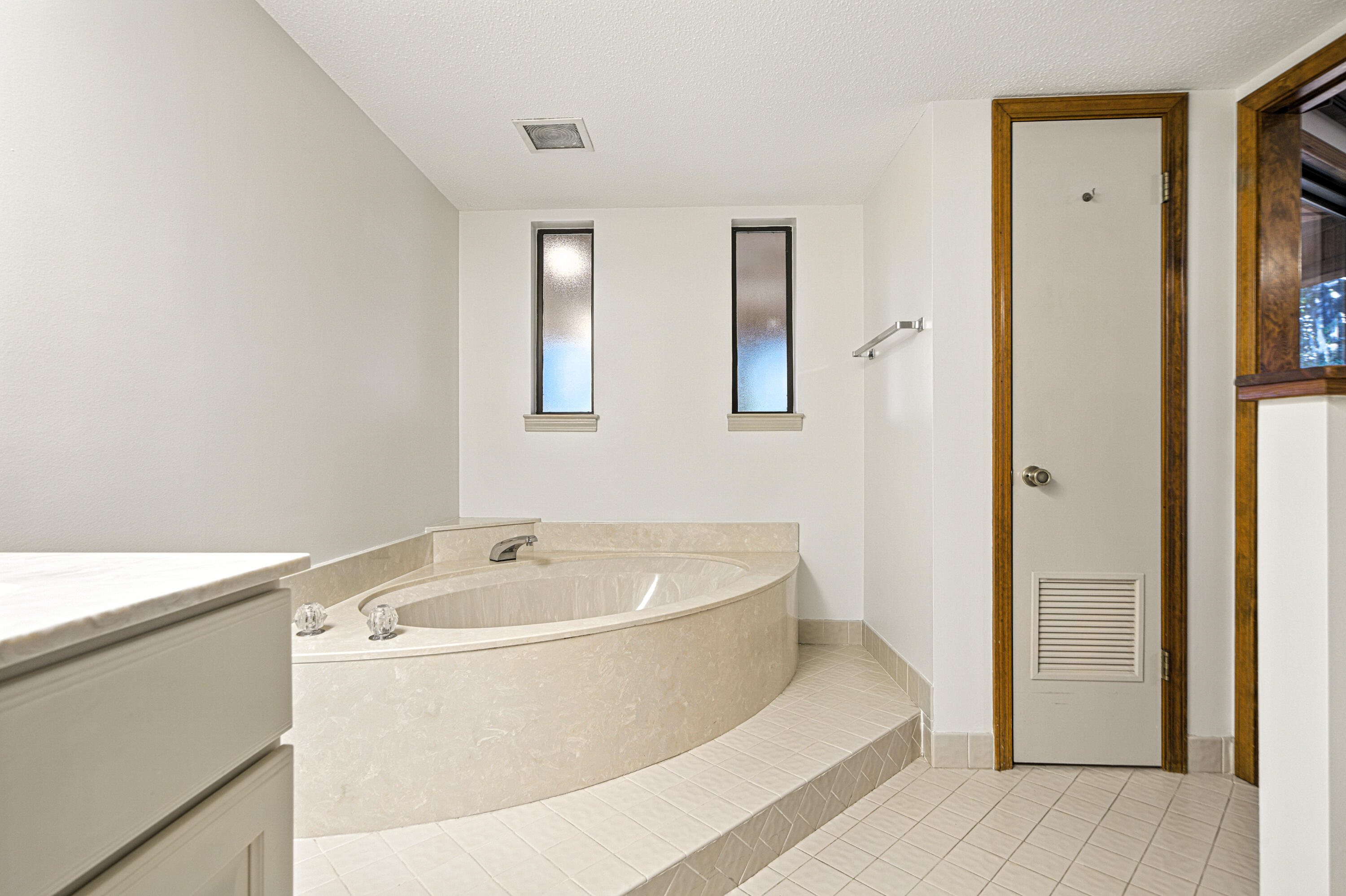 EDGEWATER VILLAGE NORTH - Residential