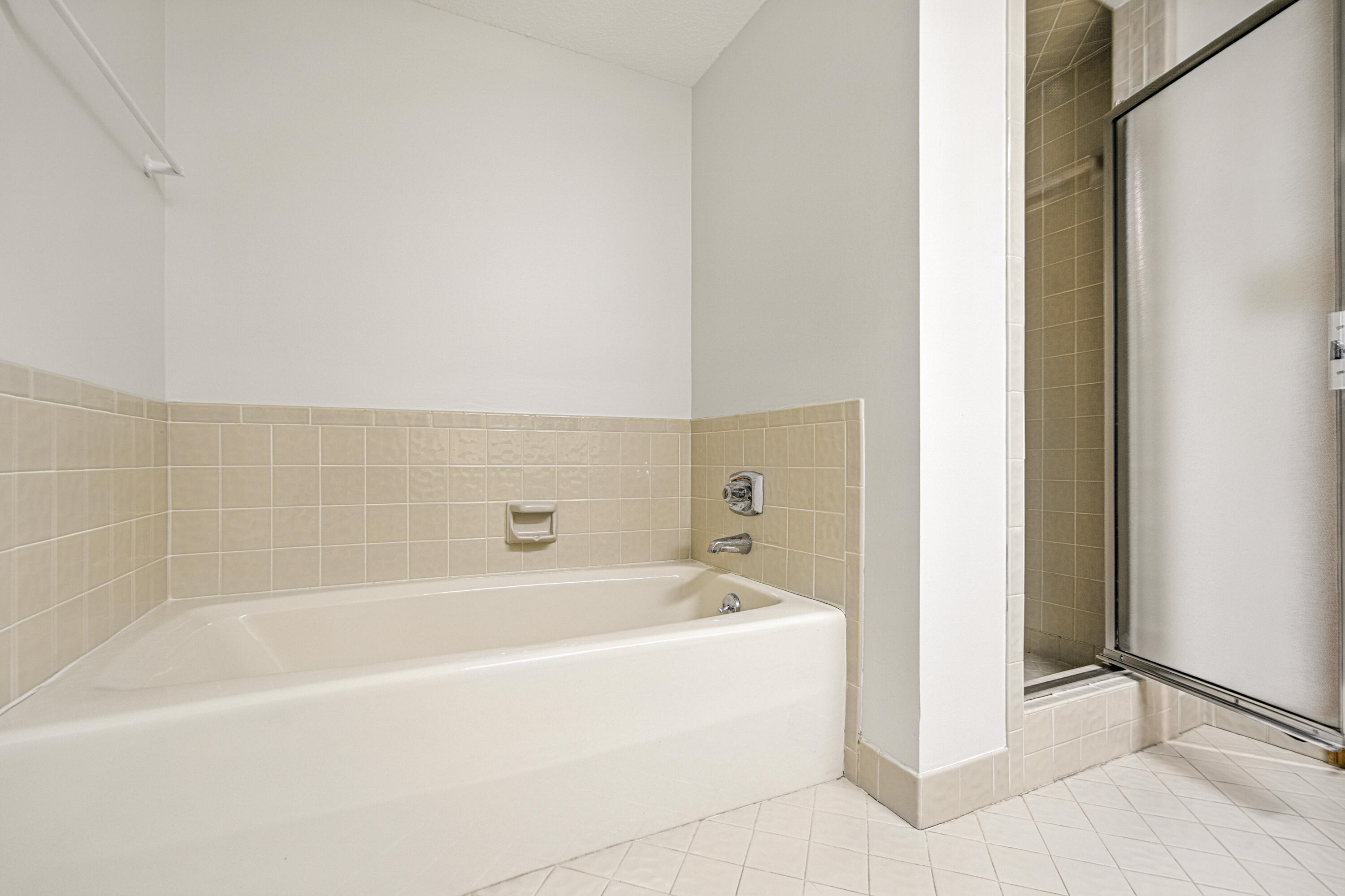 EDGEWATER VILLAGE NORTH - Residential