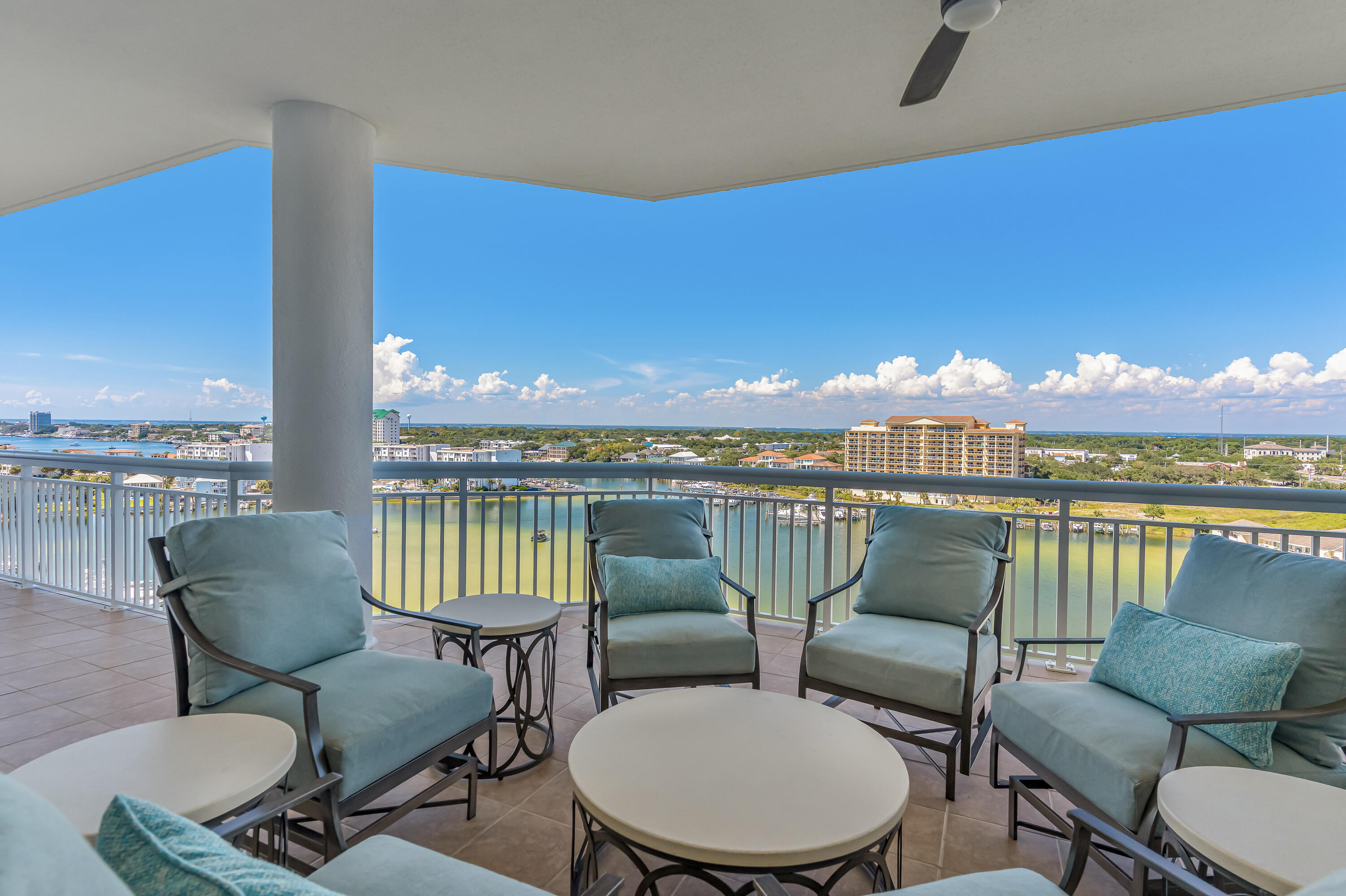 HARBOR LANDING - Residential