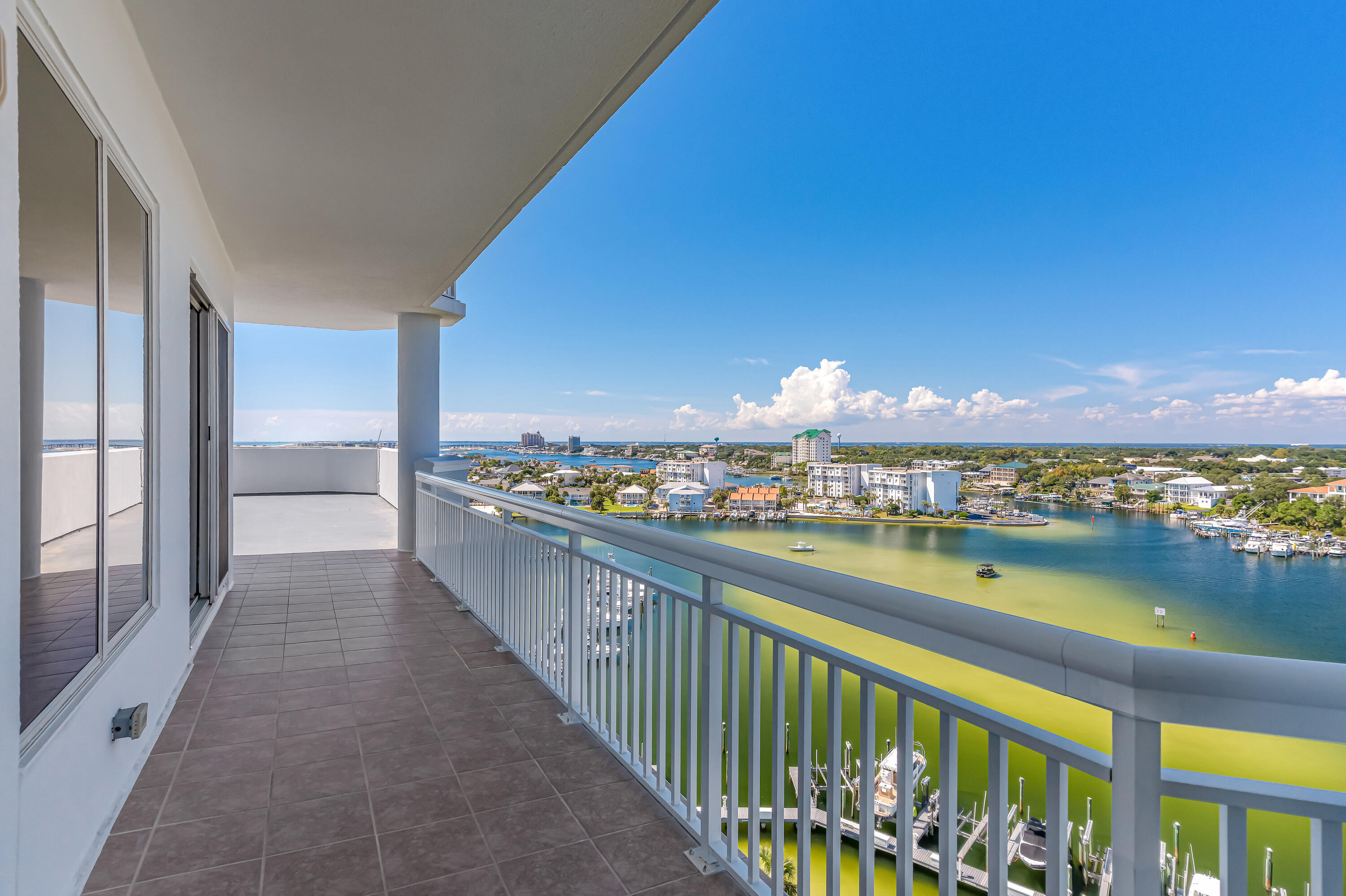 HARBOR LANDING - Residential