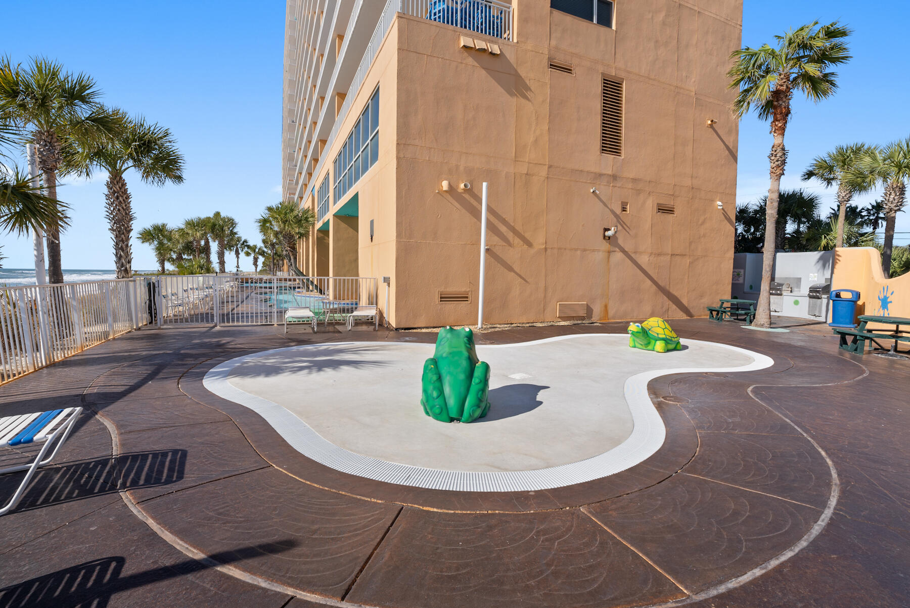 Splash Condo - Residential