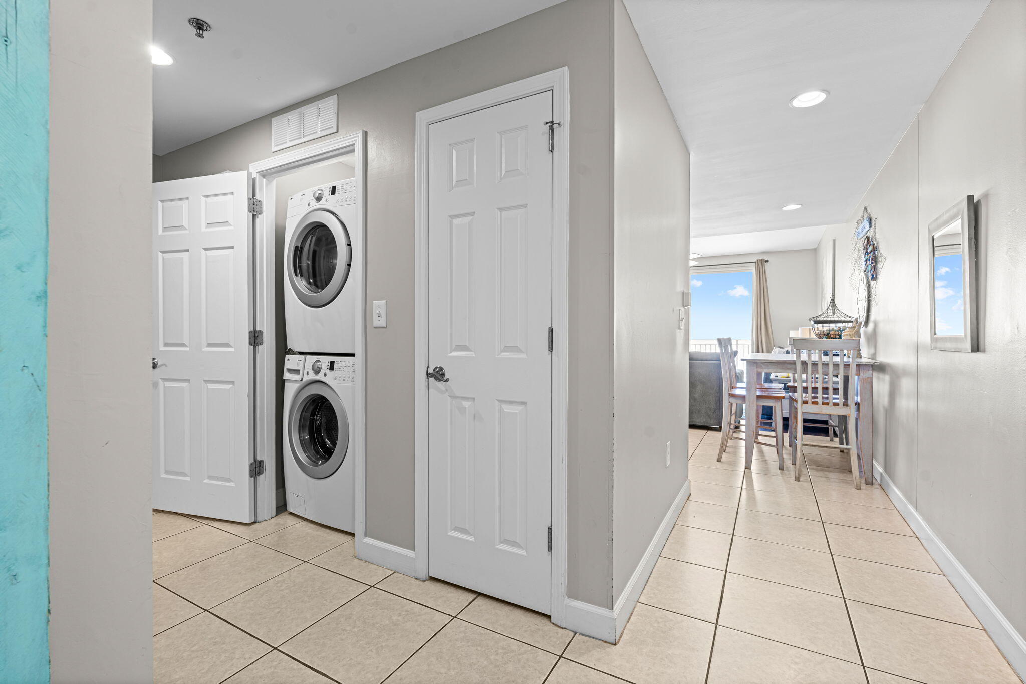 Splash Condo - Residential