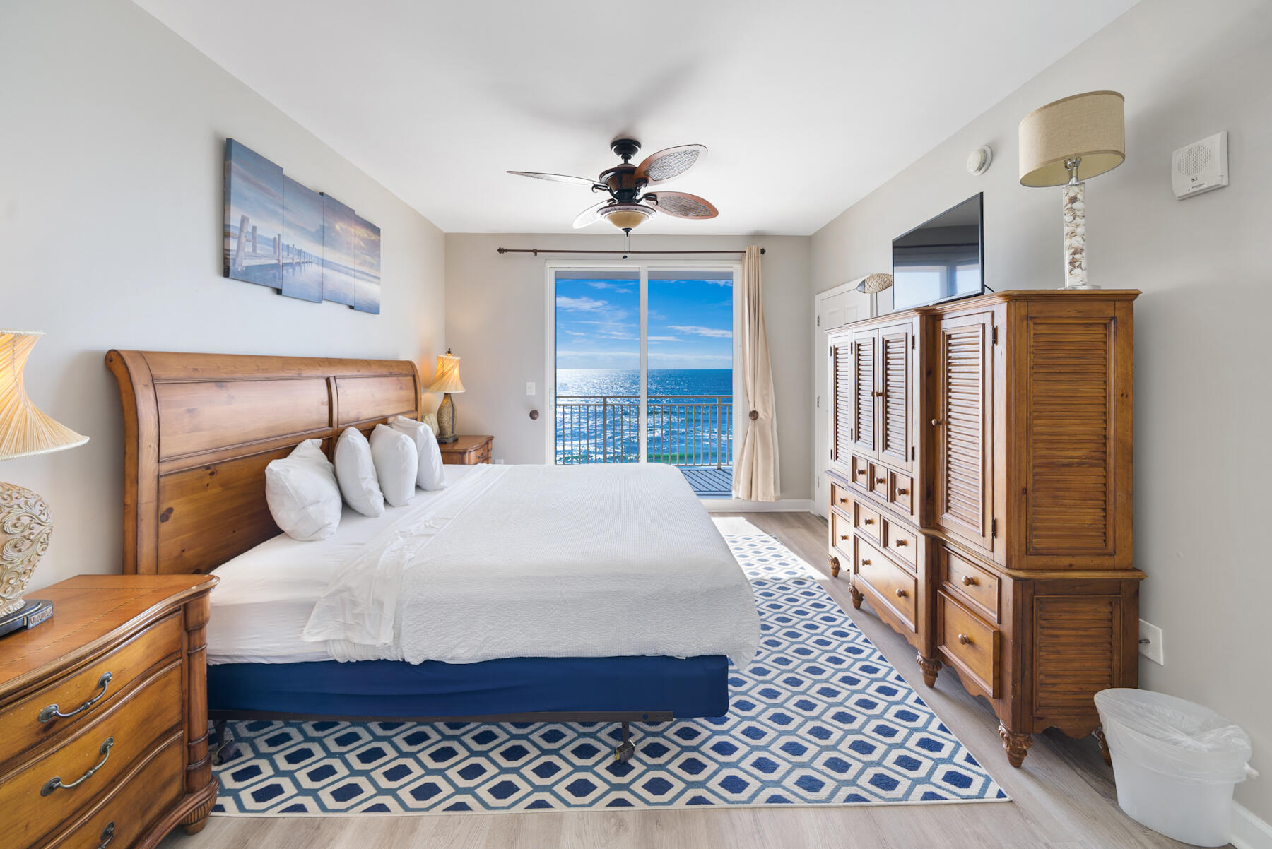 Splash Condo - Residential