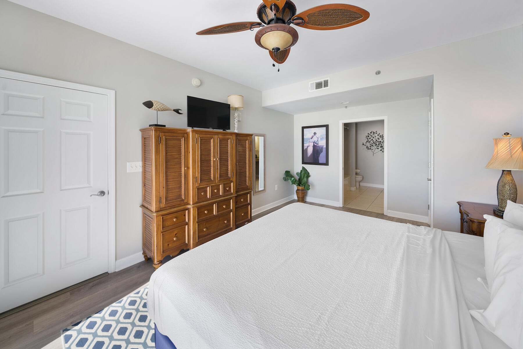 Splash Condo - Residential