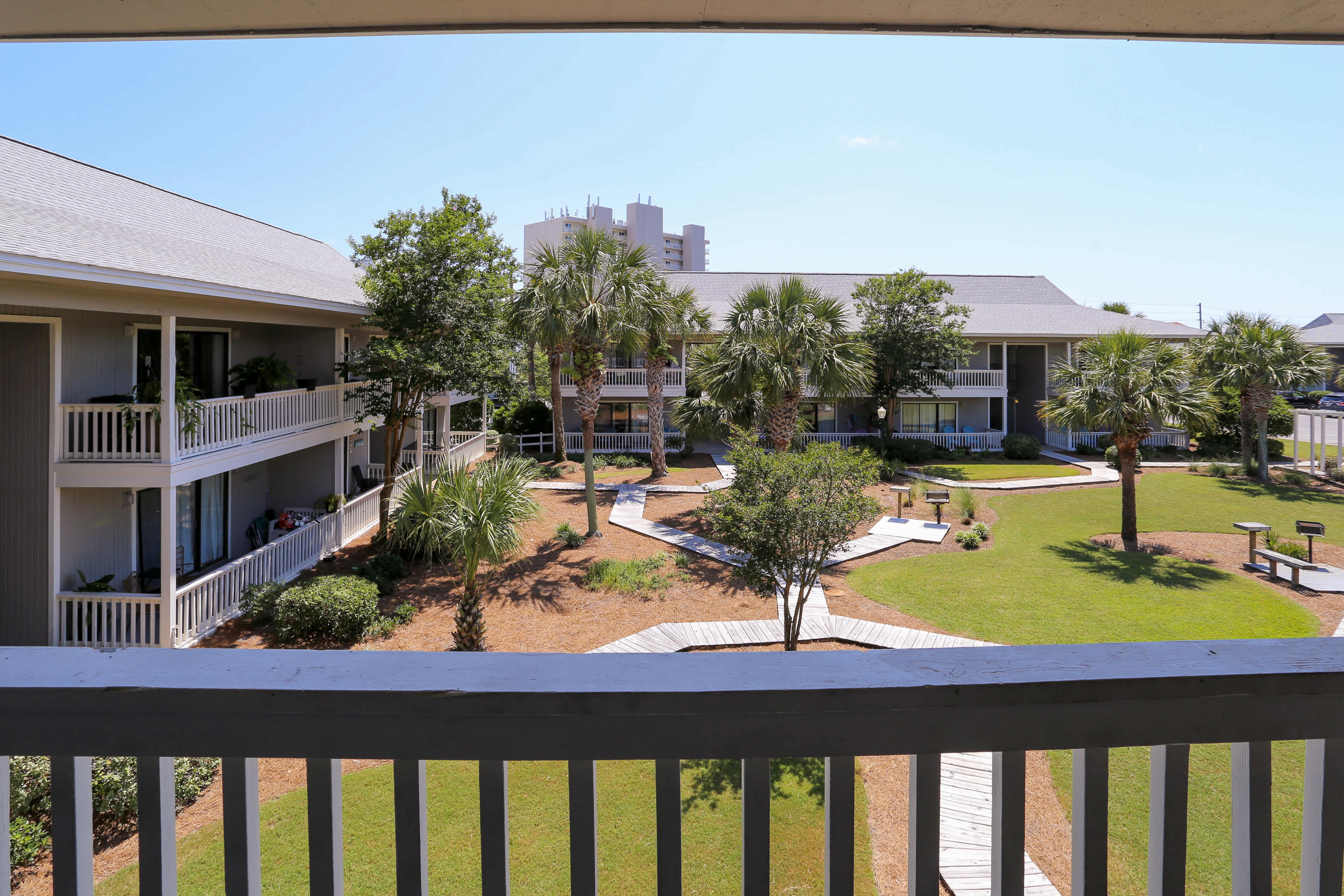 BEACHWOOD VILLAS CONDO - Residential