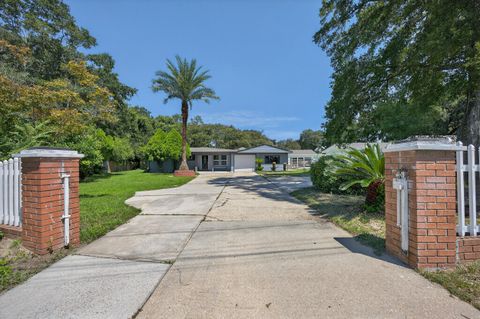 1522 Erwin Drive Pensacola FL 32514