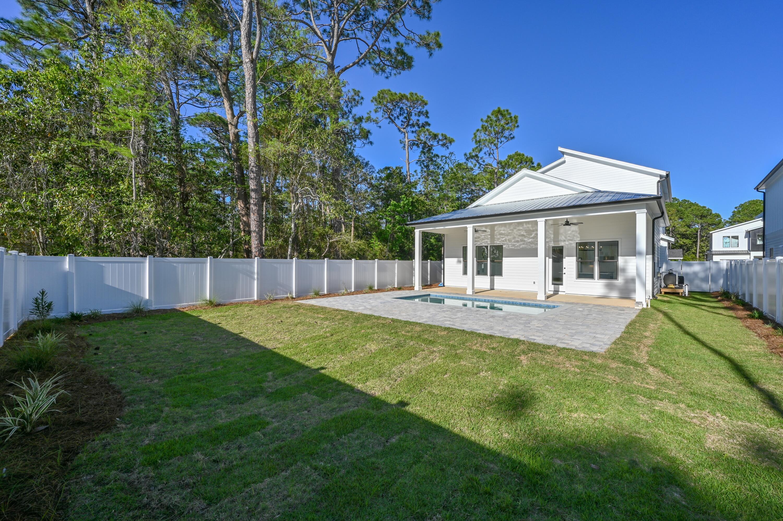 GULF SHORE MANOR - Residential