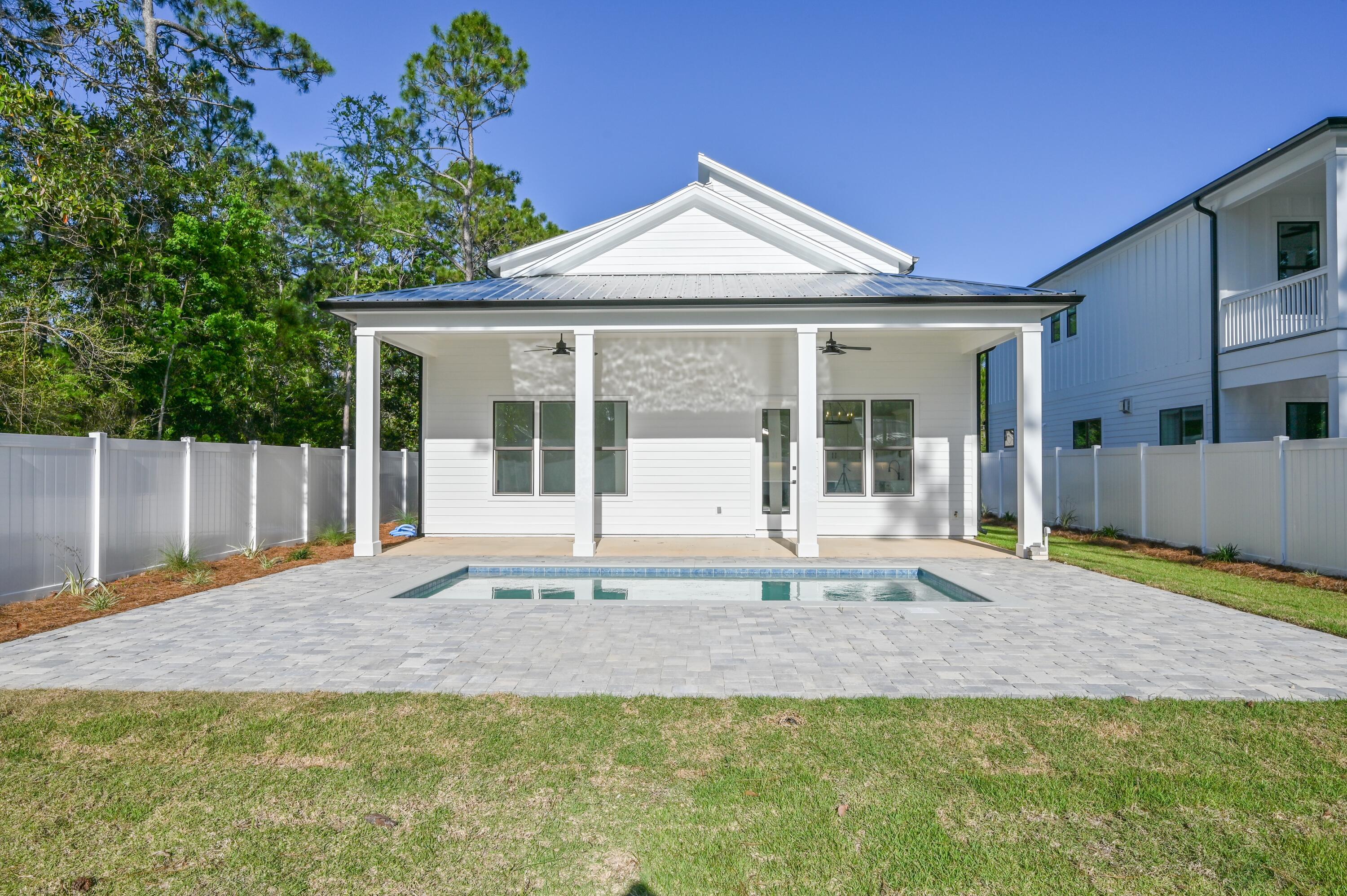 GULF SHORE MANOR - Residential