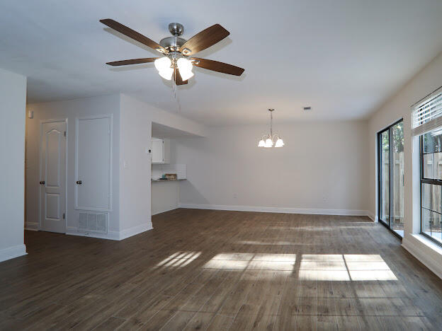 PINE SHADOWS T/H - Residential