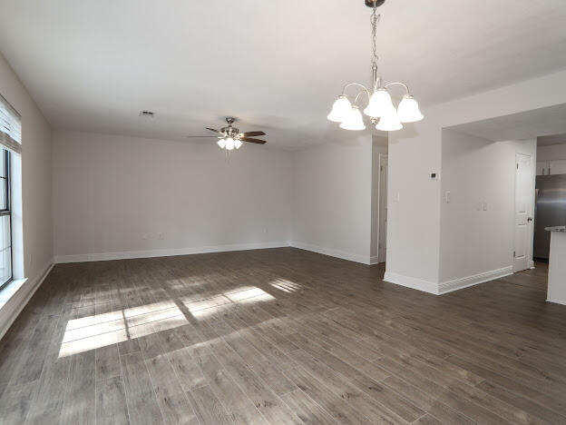 PINE SHADOWS T/H - Residential