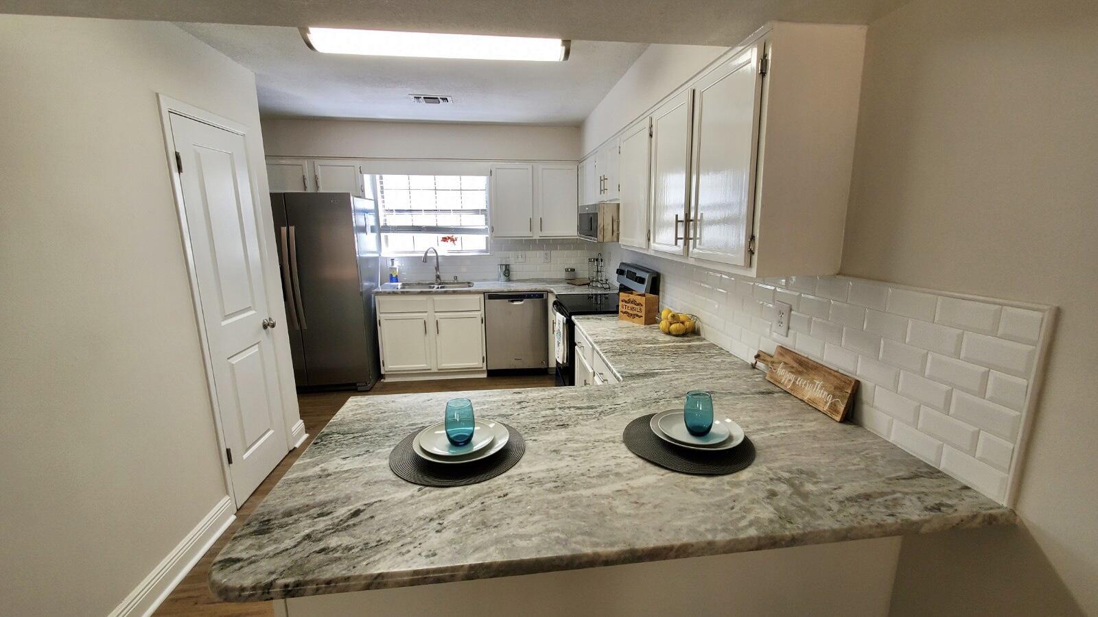 PINE SHADOWS T/H - Residential