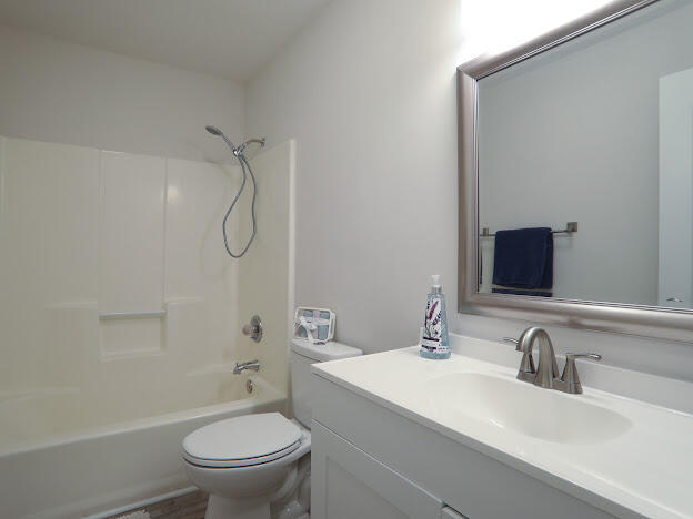 PINE SHADOWS T/H - Residential