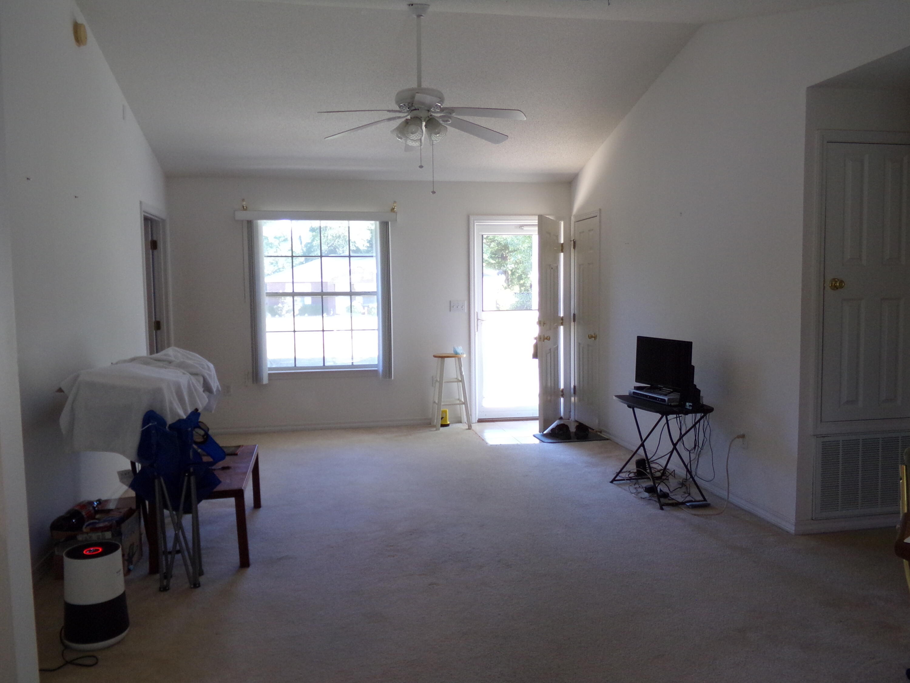 SPRING HOLLOW ESTATES - Residential