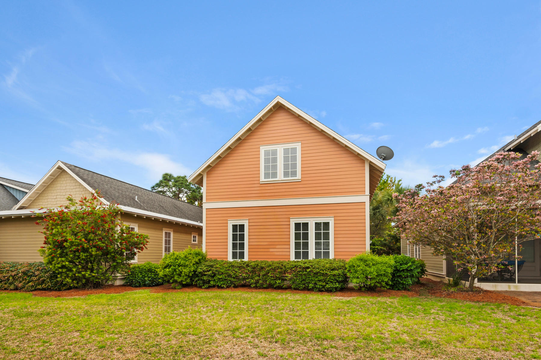 BUNGALOS AT SANDESTIN - Residential
