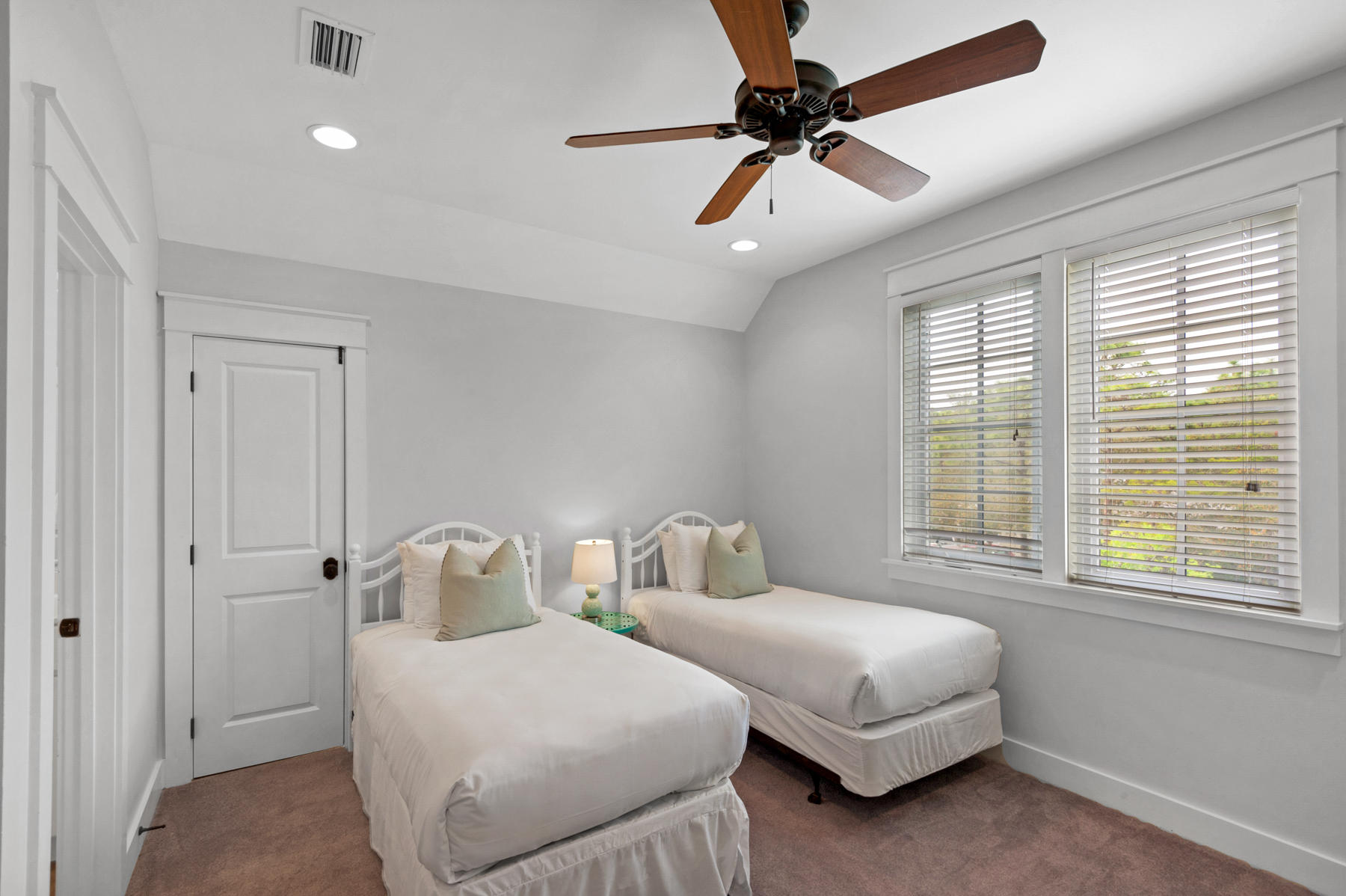 BUNGALOS AT SANDESTIN - Residential