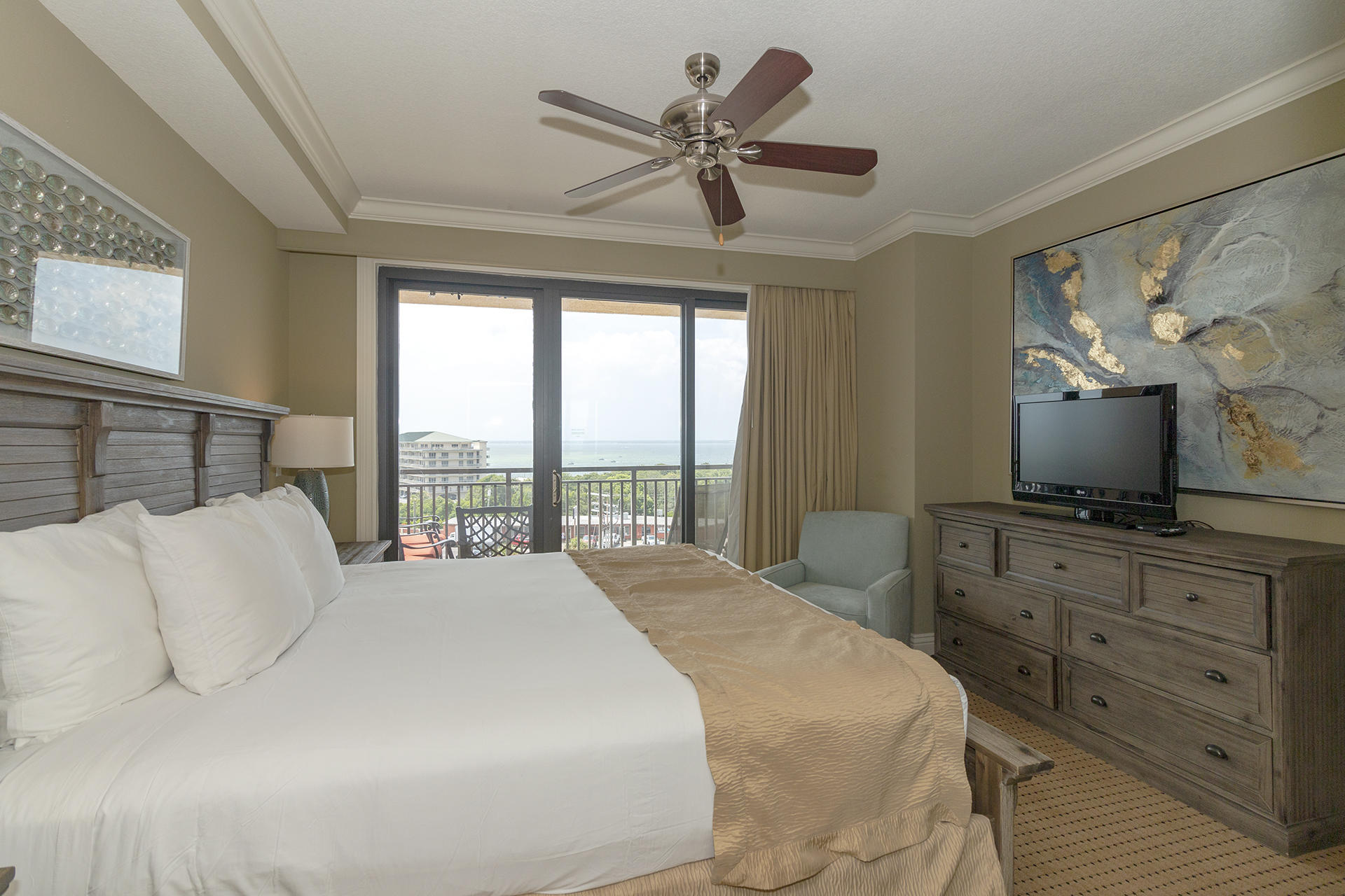 EMERALD GRANDE - Residential